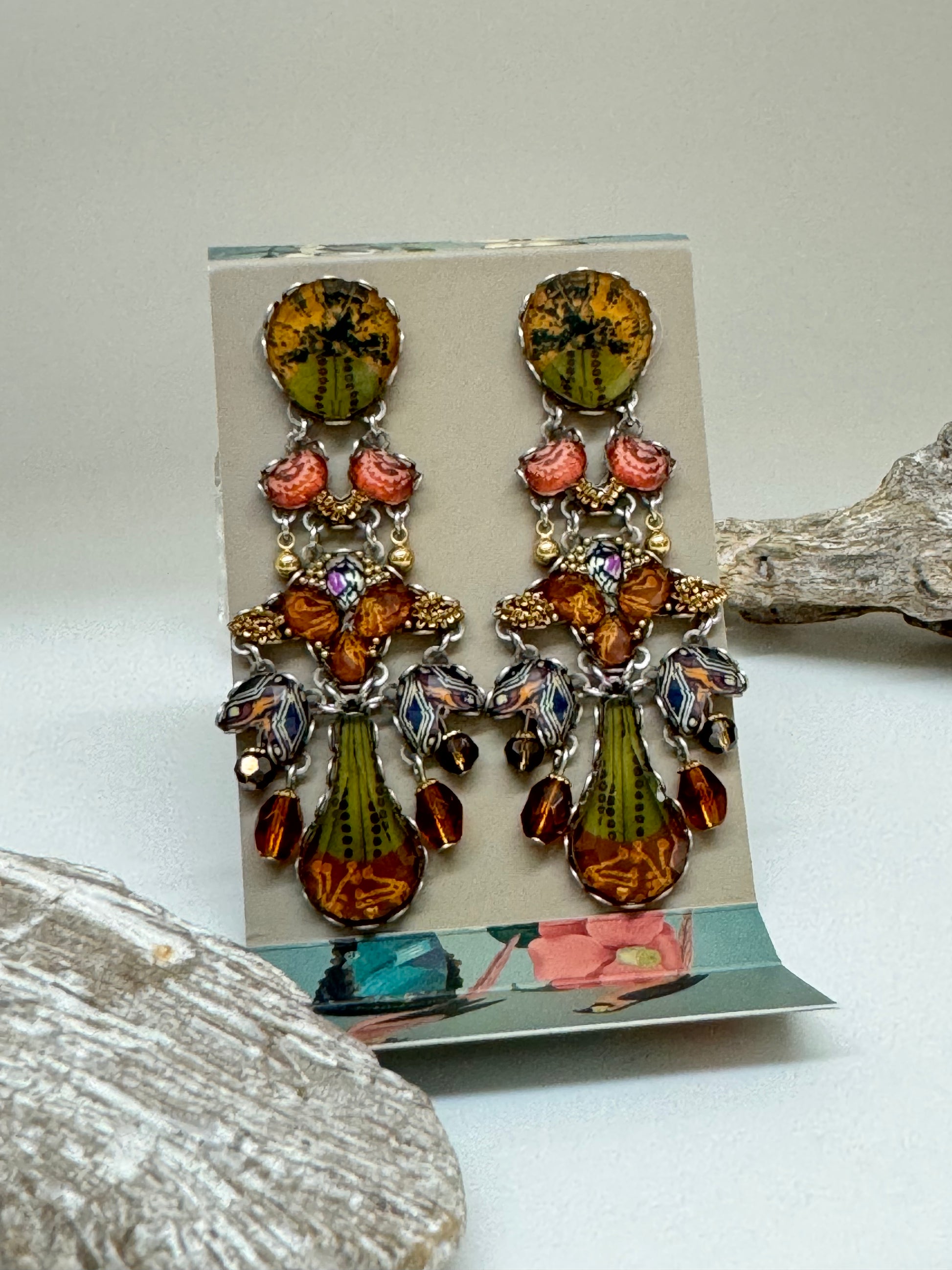 Boucles d'oreilles Kvaari Ayala Bar Cristaux/Métaux antiques/Verre fabriquée au Moyen-Orient R2335