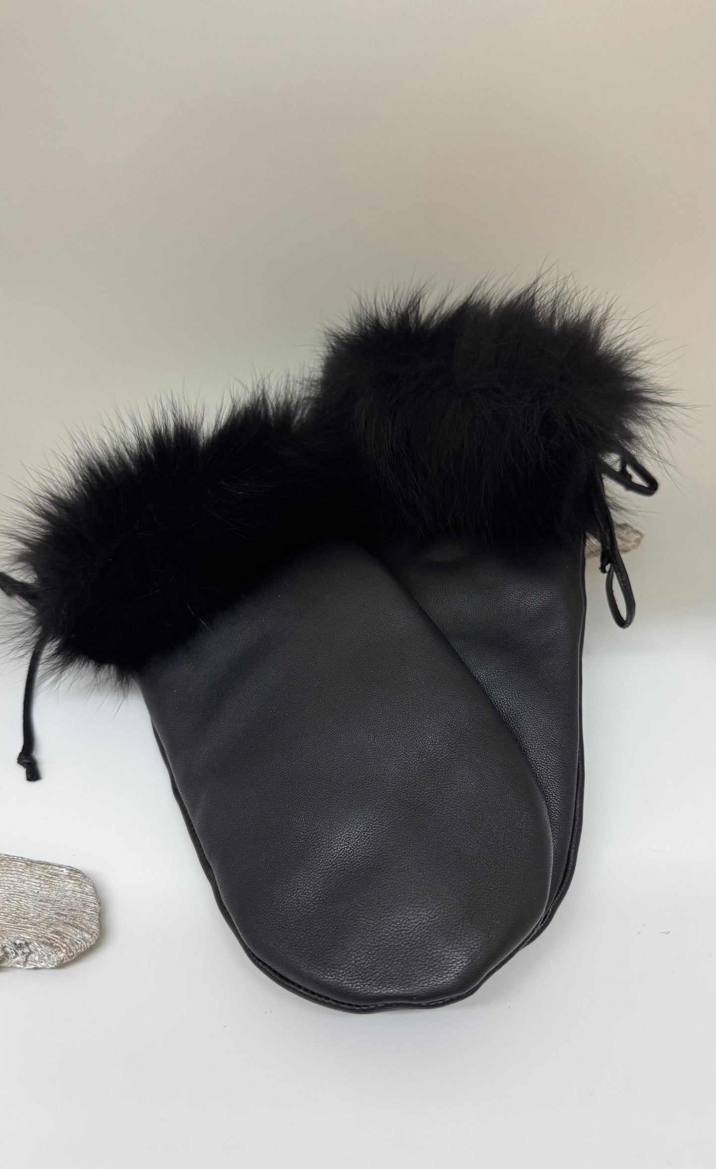 Mitaine EN CUIR - AVEC CORDON Dessinée à Montréal Harricana HR72112N