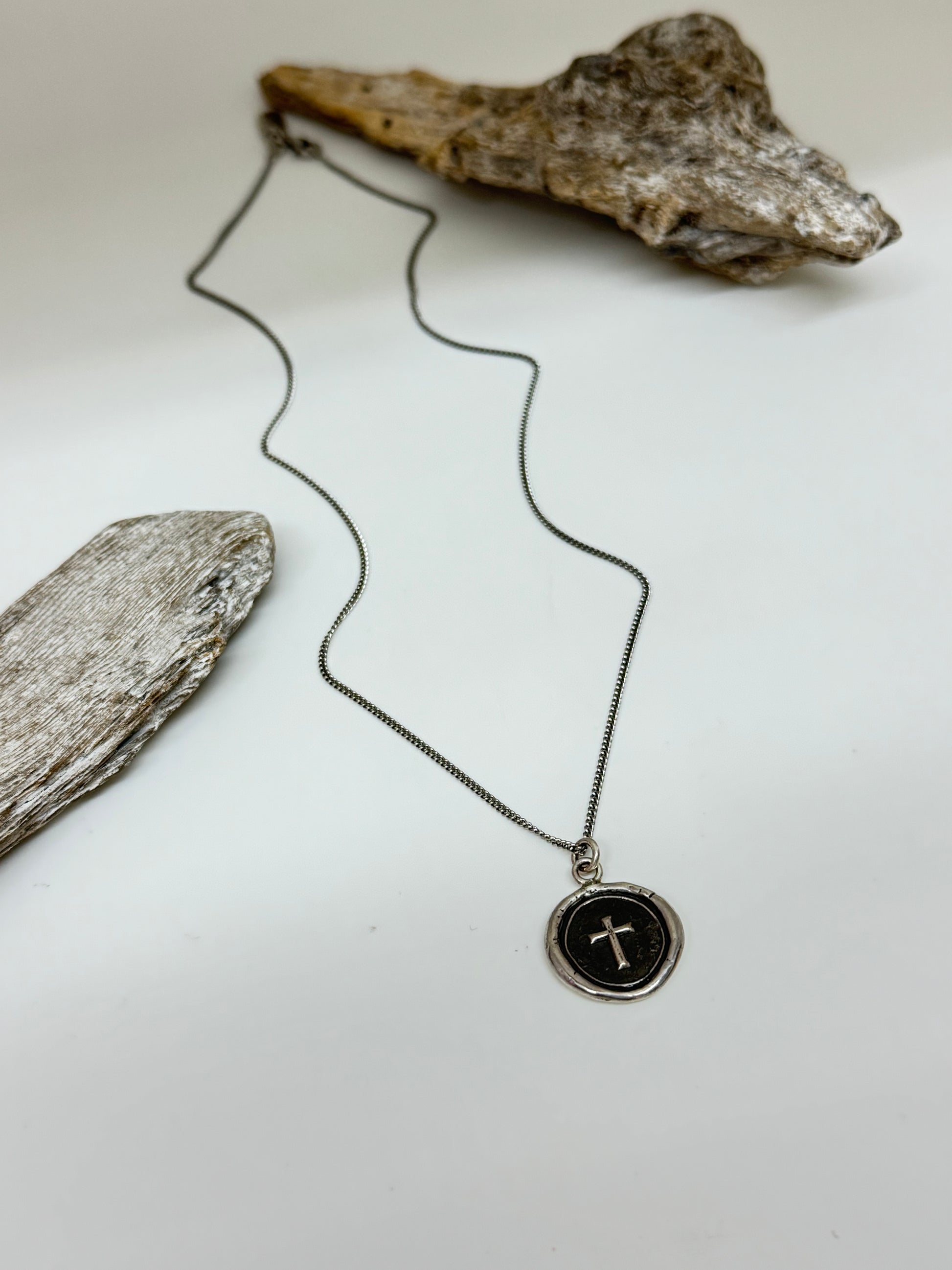 Cross Pyrrha Fait mains au Canada Croix N1734-18