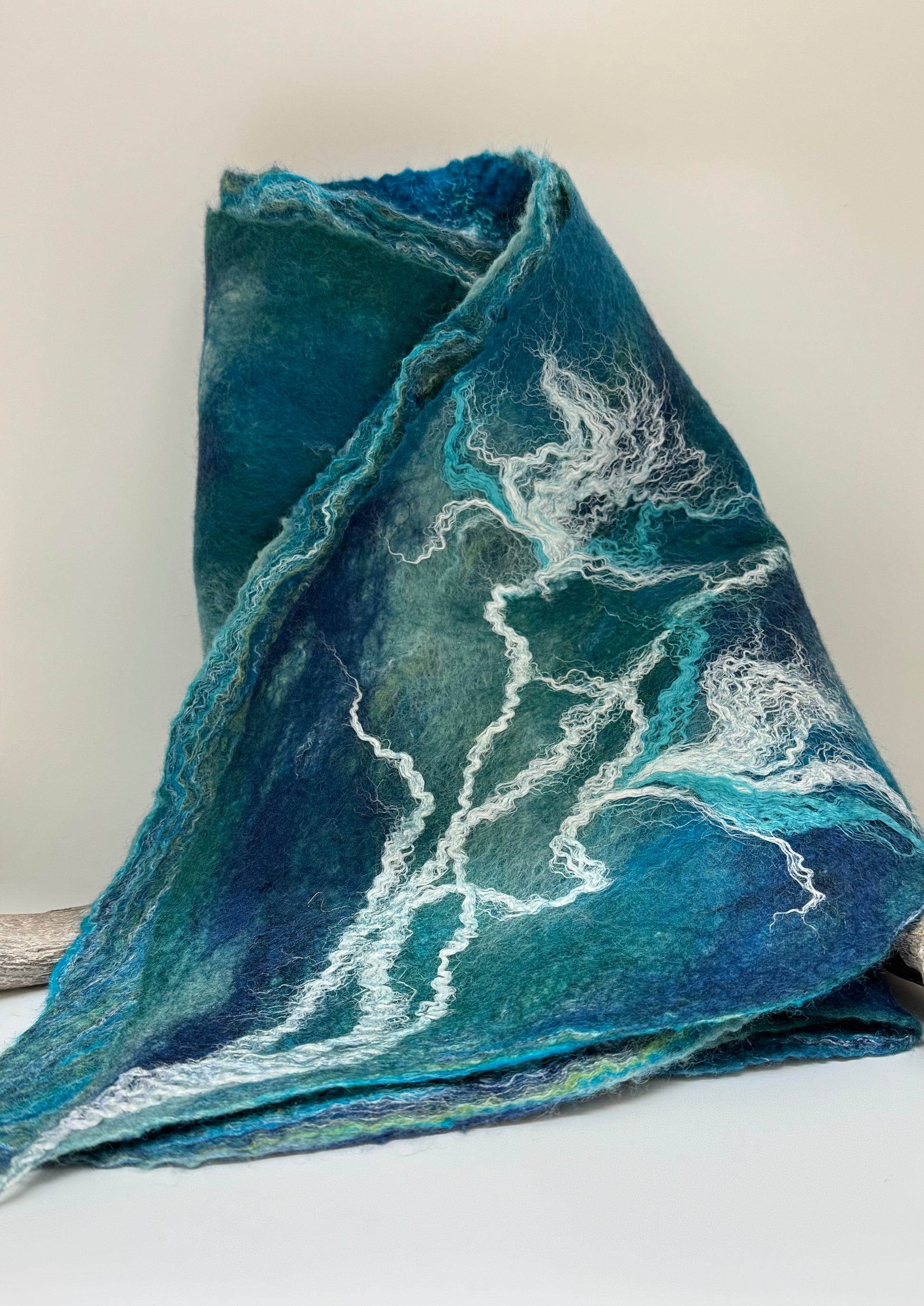 Foulard Aigrette des Montagne feutré Isabelle Boudreau Foulard mérinos