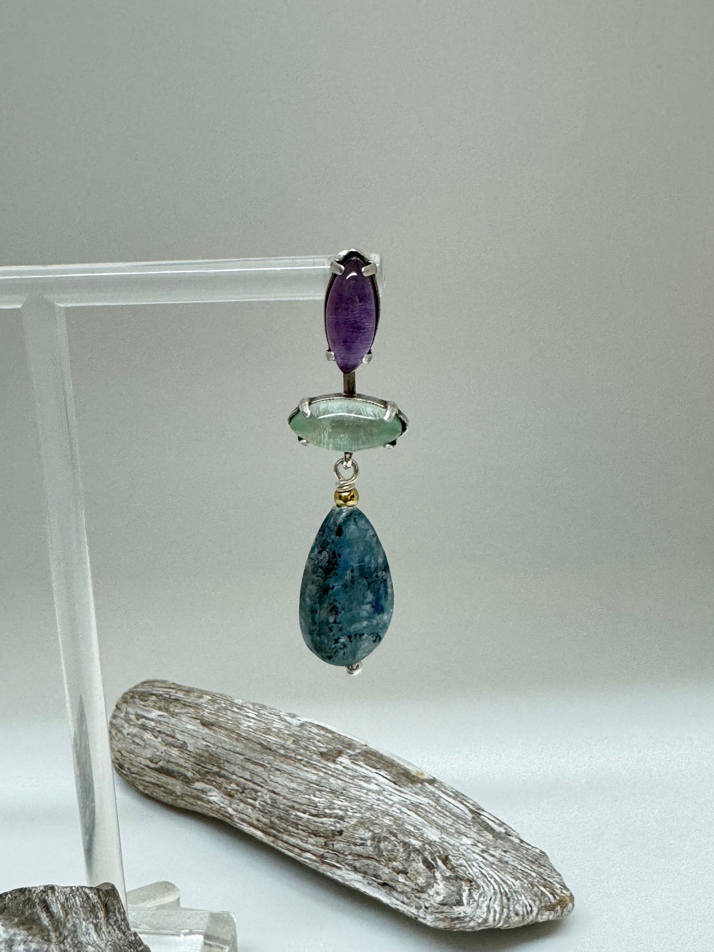 Boucles d'oreilles goutte Kyanite, fait main en France Amaury Christin Nature 12-90455