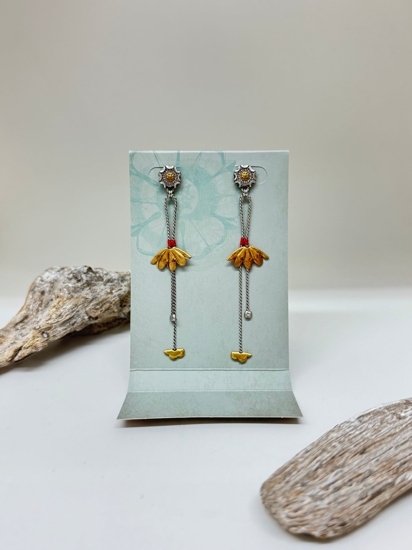 Boucles d'oreilles Myrrena large Ayala Bar Cristaux/Métaux antiques/Verre fabriquée au Moyen-Orient N2348