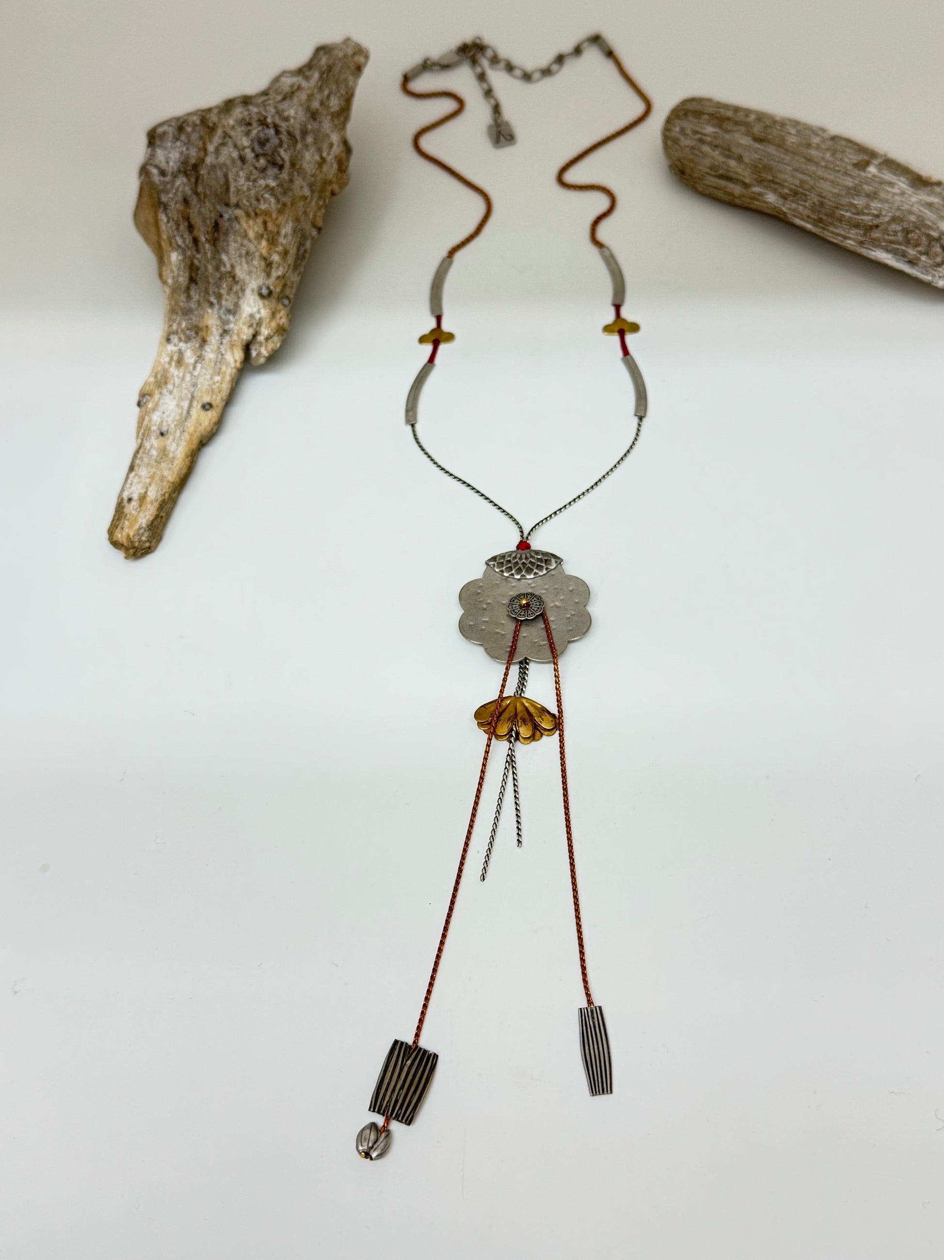 Collier Terrania AyalaBar fabriquée au Moyen Orient N3610