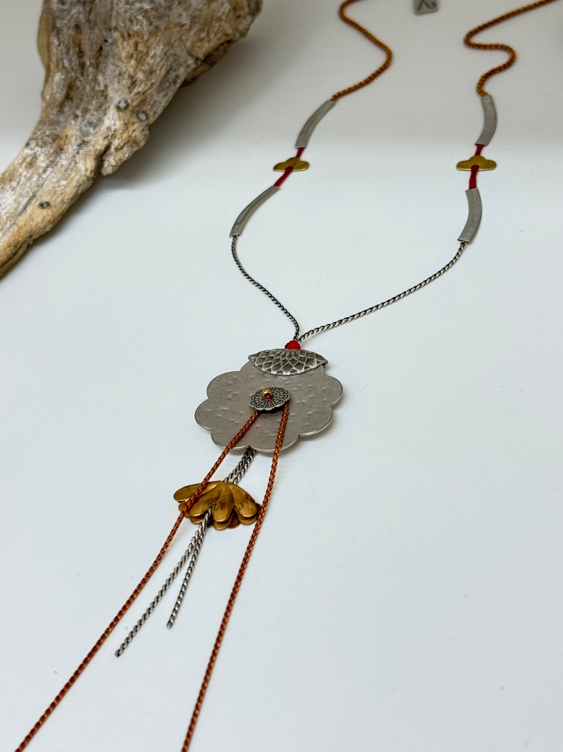 Collier Terrania AyalaBar fabriquée au Moyen Orient N3610