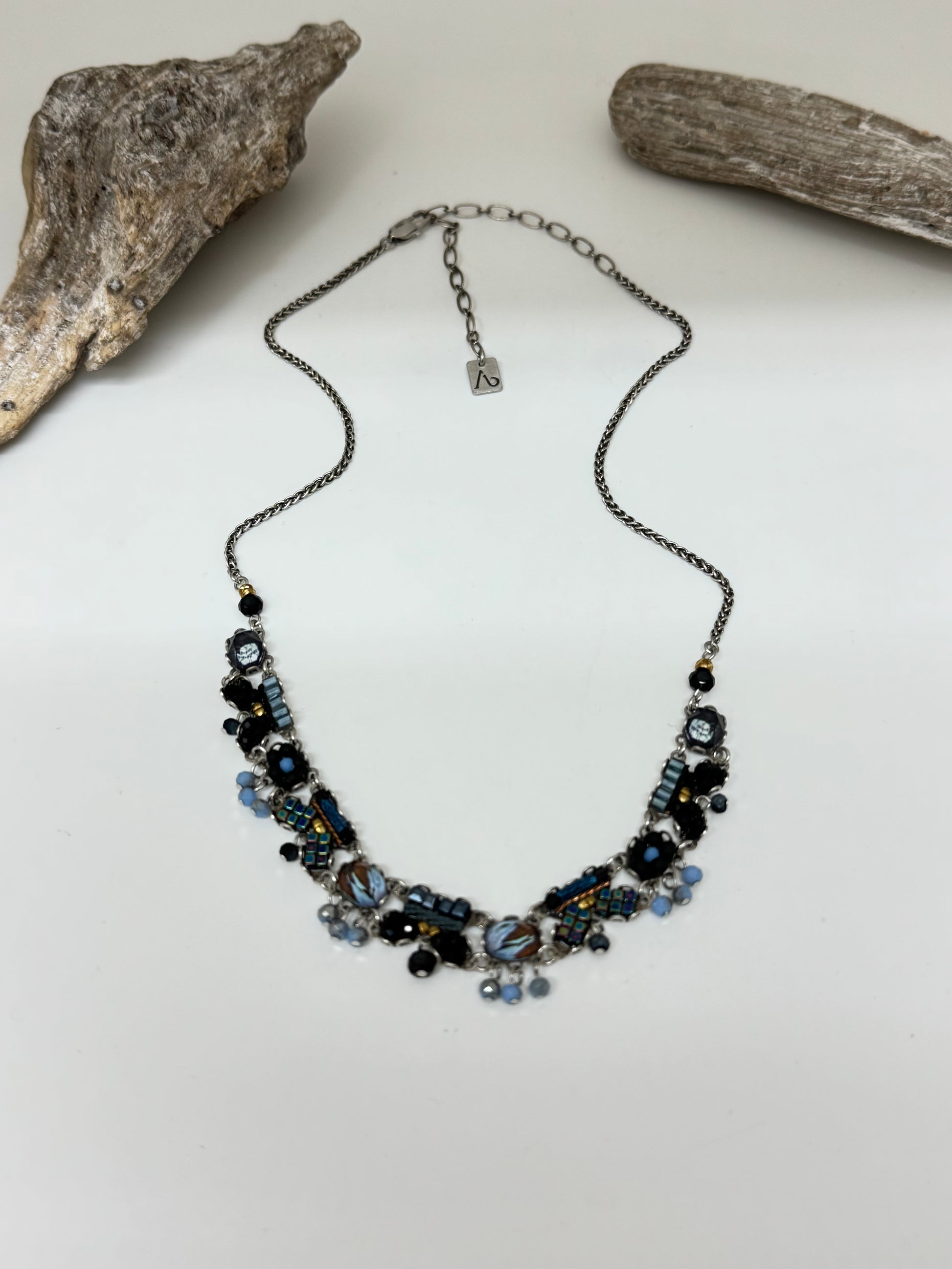 Collier Indigo Moonlight Ayala Bar fabriquée au Moyen Orient C3589