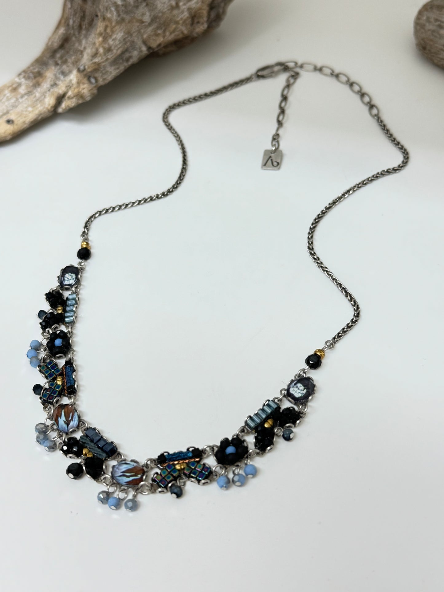 Collier Indigo Moonlight Ayala Bar fabriquée au Moyen Orient C3589