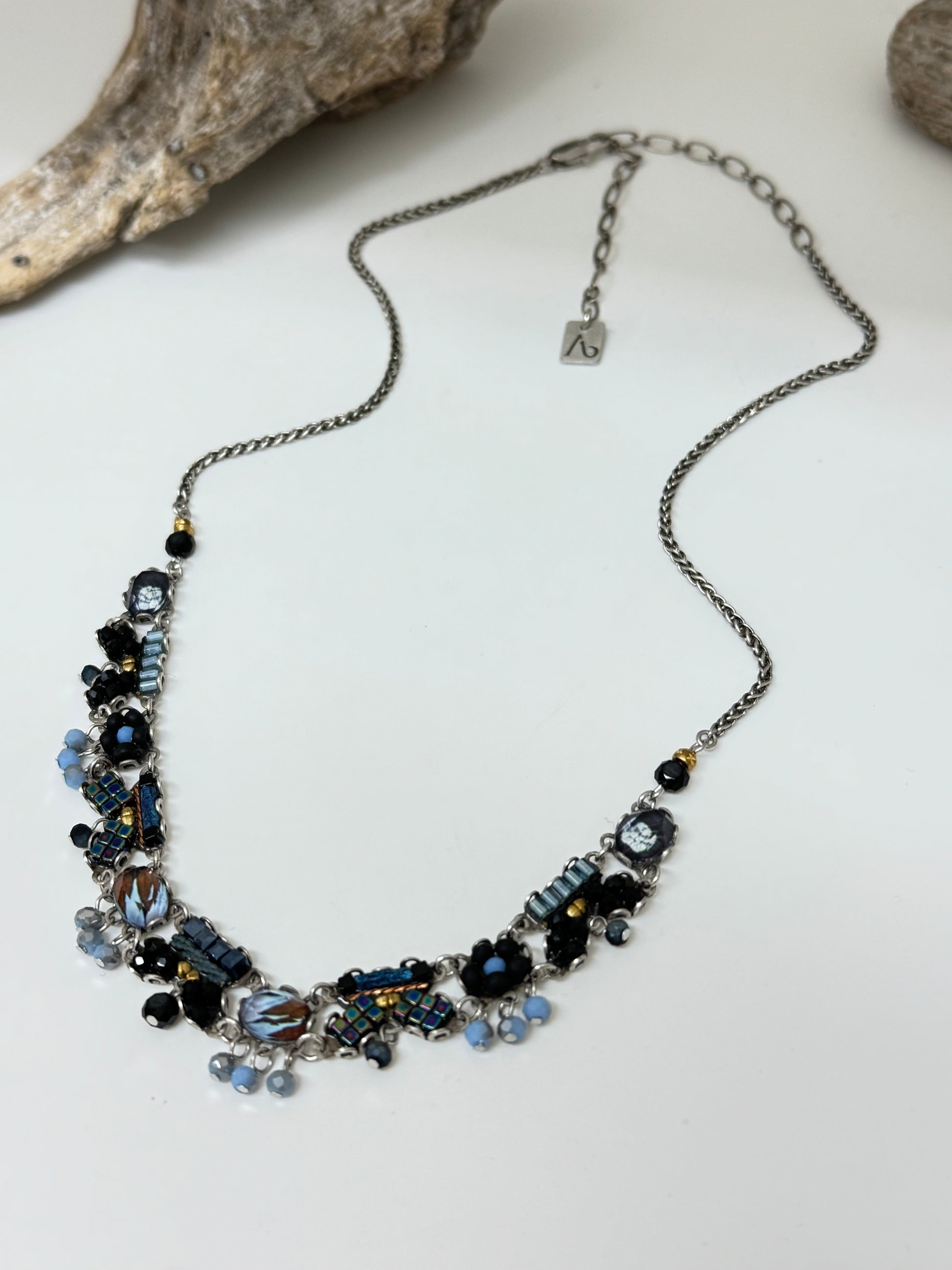 Collier Indigo Moonlight Ayala Bar fabriquée au Moyen Orient C3589