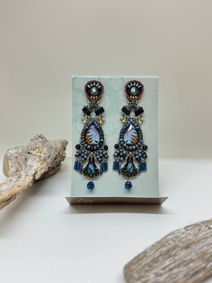 Boucles d'oreilles Indigo Mara Savana Ayala Bar Cristaux/Métaux antiques/Verre fabriquée au Moyen-Orient C2286