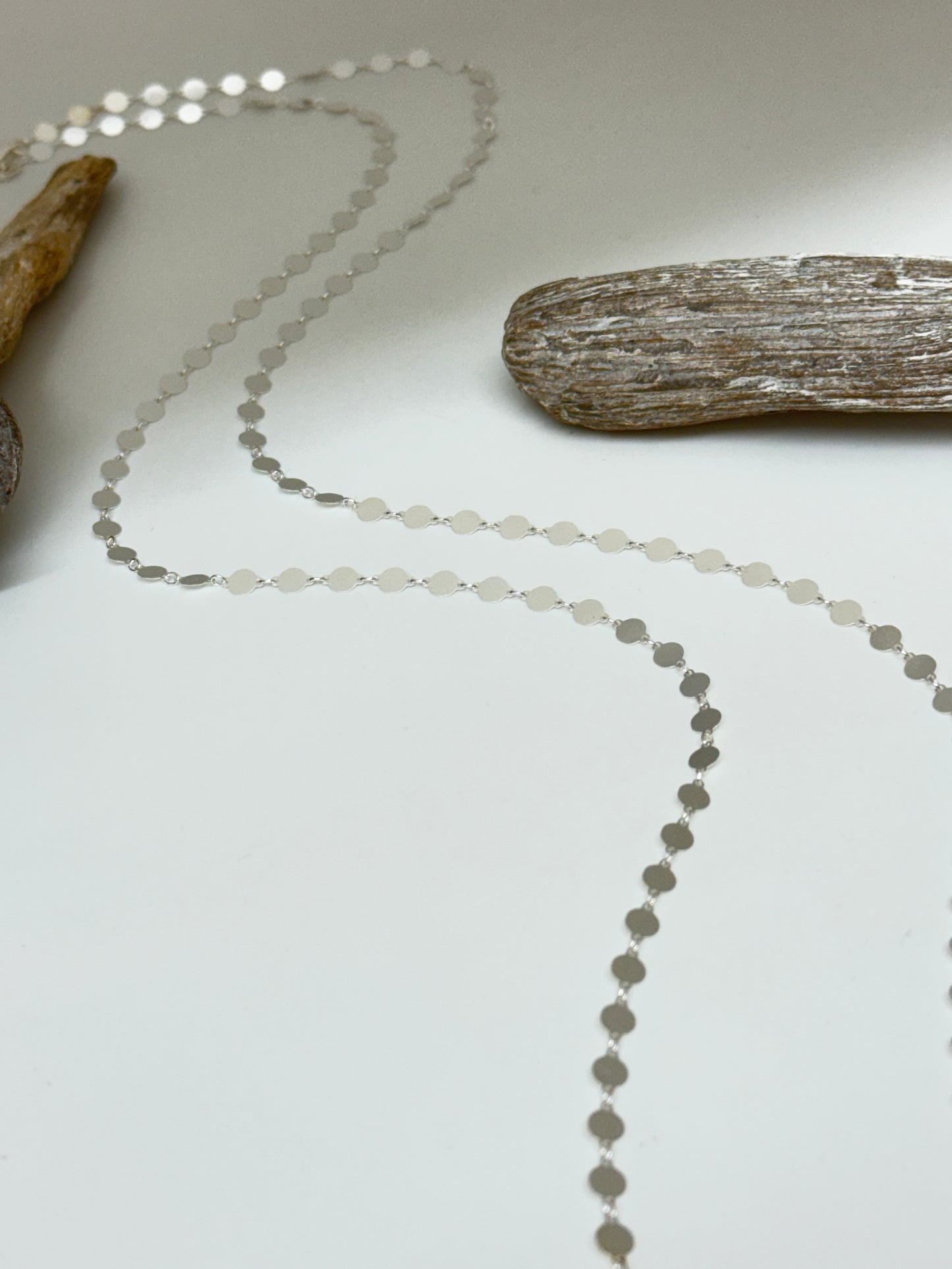 Chaine longue Paillettes Argent sterling Clio Blue Fabriqué à la main à Paris en France Clio Blue SAU1689F