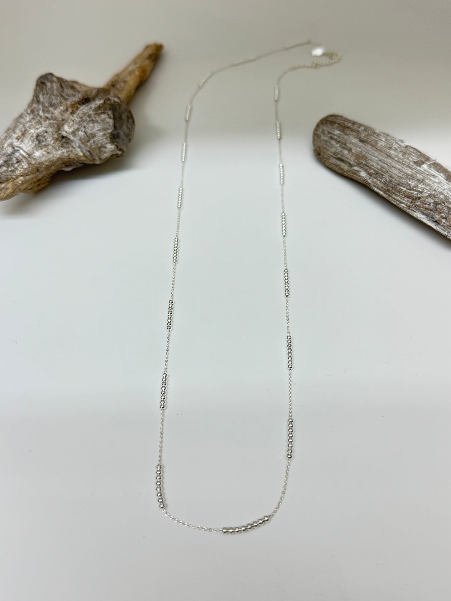 Sautoir maille et mini boules Argent sterling Clio Blue Fabriqué à la main à Paris en France Clio Blue SAU4297