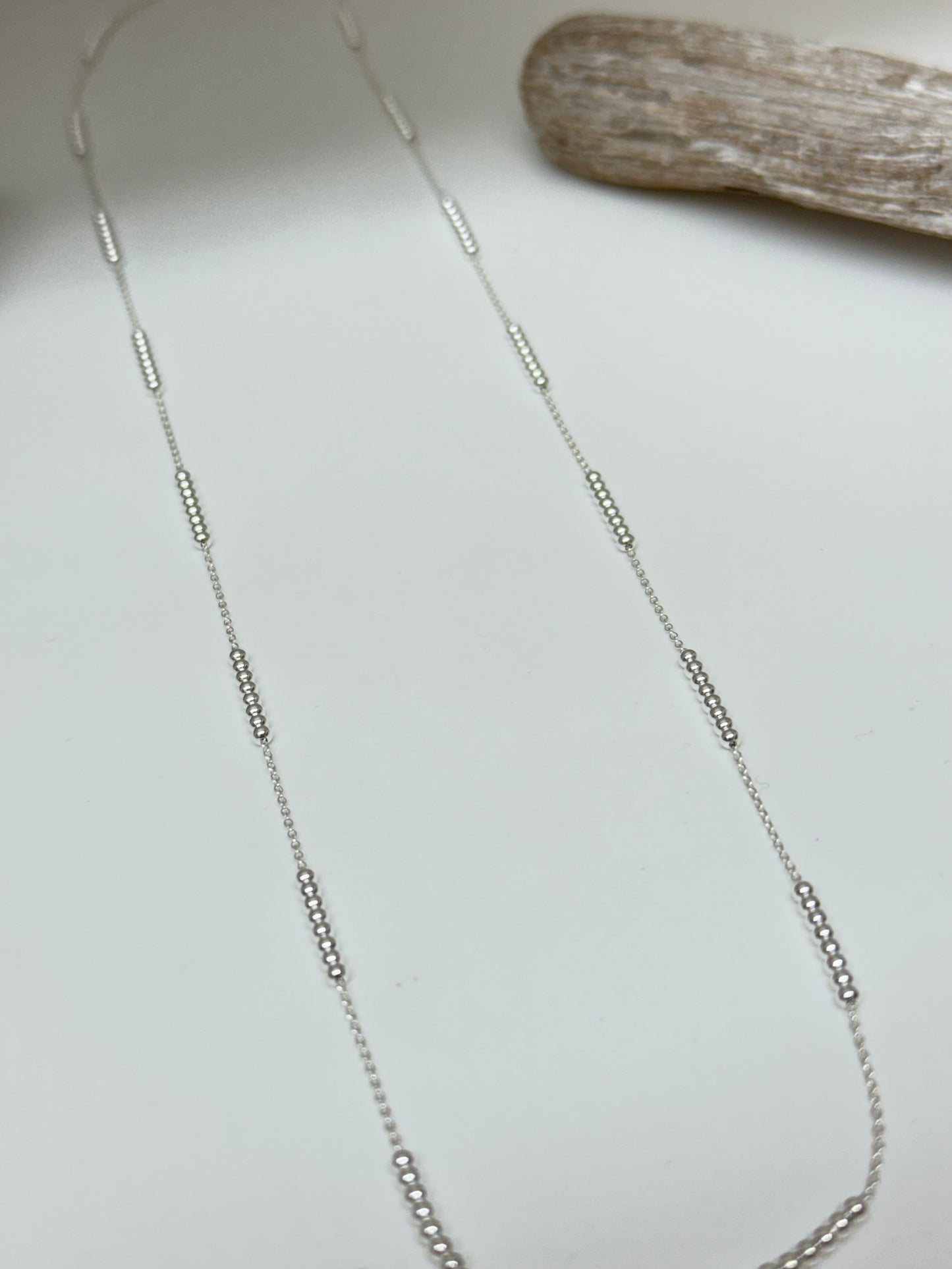 Sautoir maille et mini boules Argent sterling Clio Blue Fabriqué à la main à Paris en France Clio Blue SAU4297