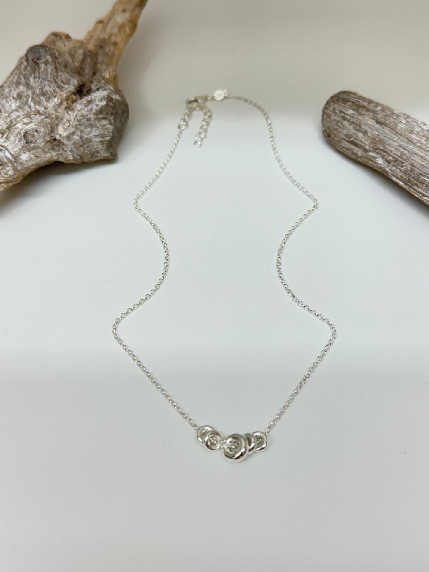 Collier Mailles et Anneaux Argent sterling Clio Blue Fabriqué à la main à Paris en France Clio Blue CO4307