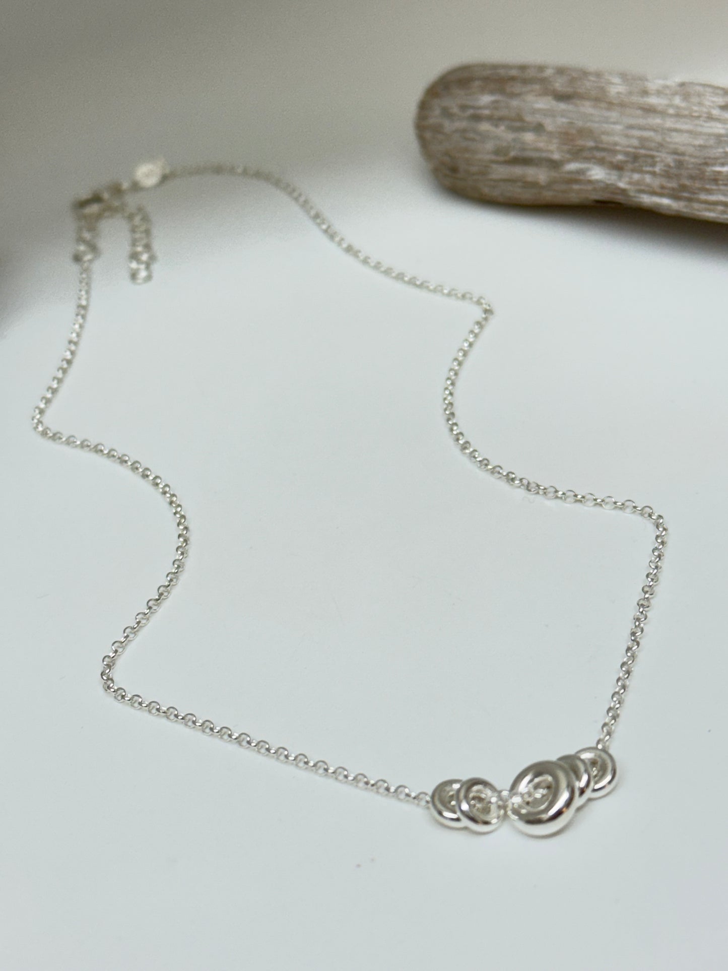 Collier Mailles et Anneaux Argent sterling Clio Blue Fabriqué à la main à Paris en France Clio Blue CO4307