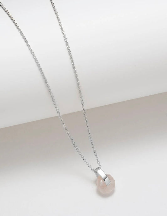 Rhea, collier simple en Quartz rose Fait main à Montréal Véronique Roy Rhea