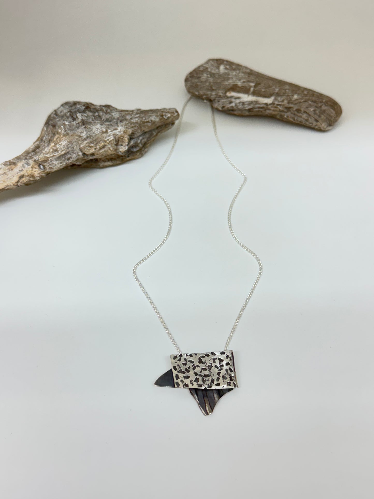 Collier Poinçonné Argent 925 Fait main à Montréal Nicole Gauvin P-346