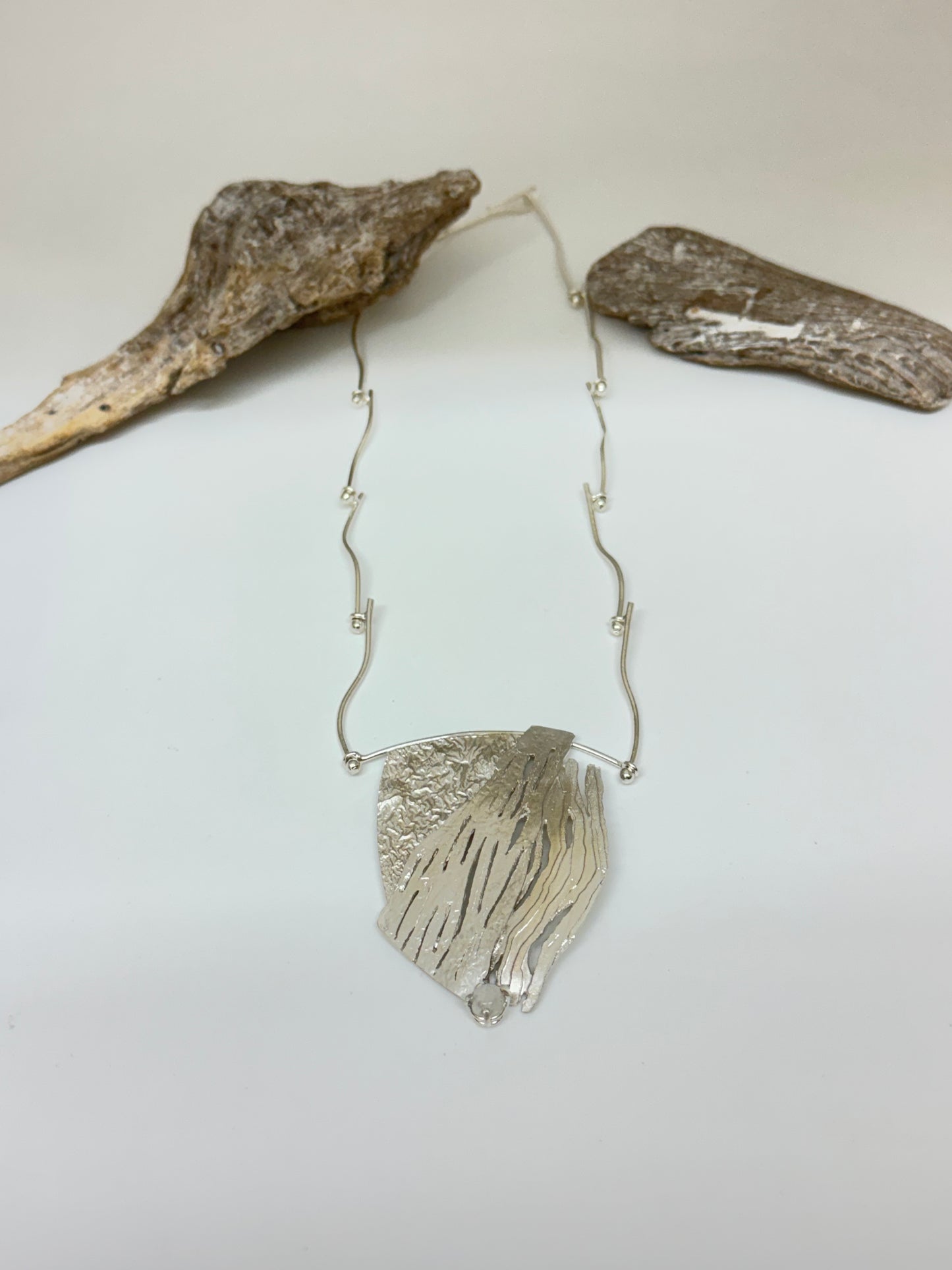 Collier Voilure Argent 925 et Opale Fait main à Montréal Nicole Gauvin c-216