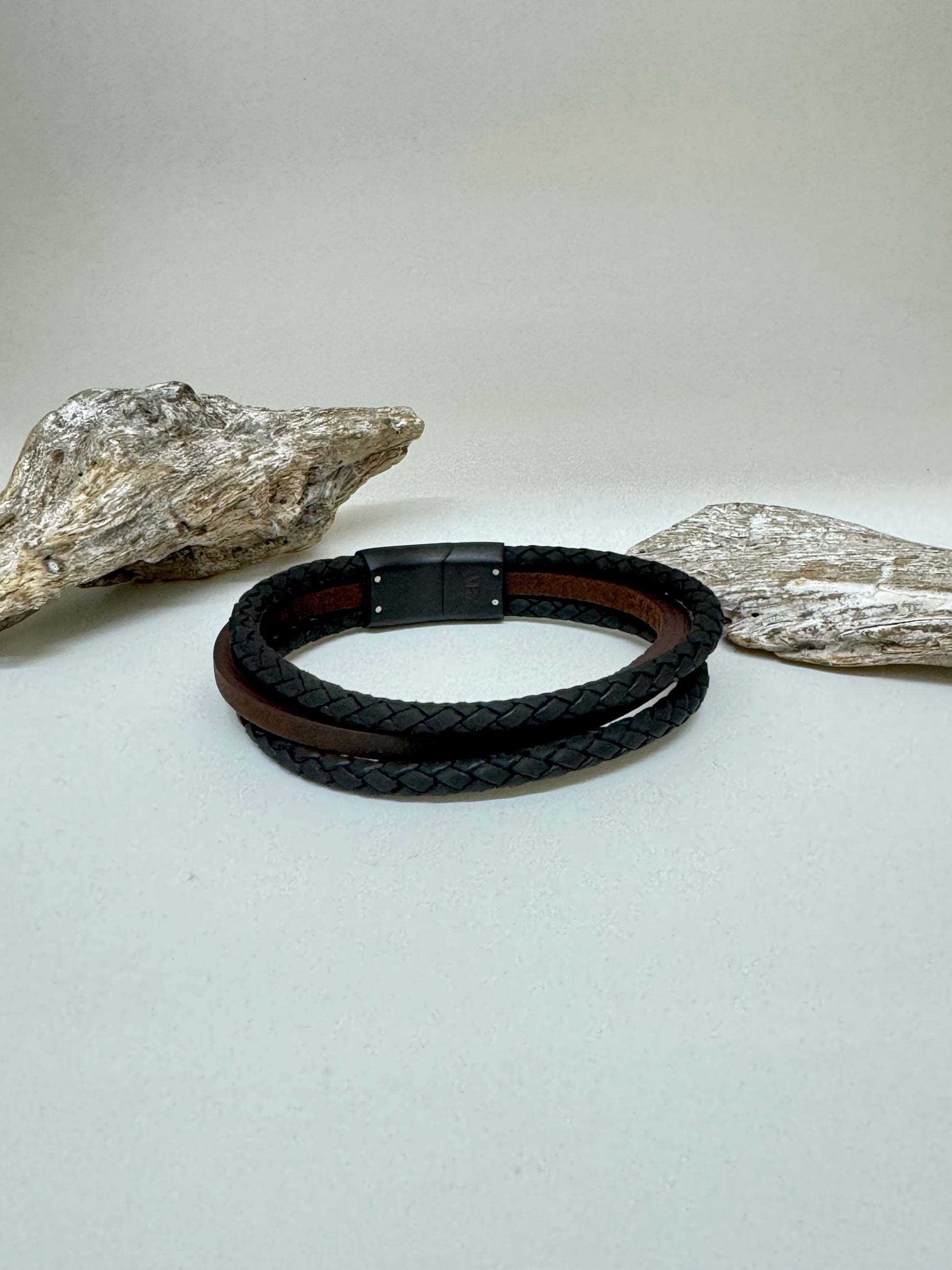 Bracelet Cuir Brun Noir dessiné à Montréal Arz Steel AS-B333