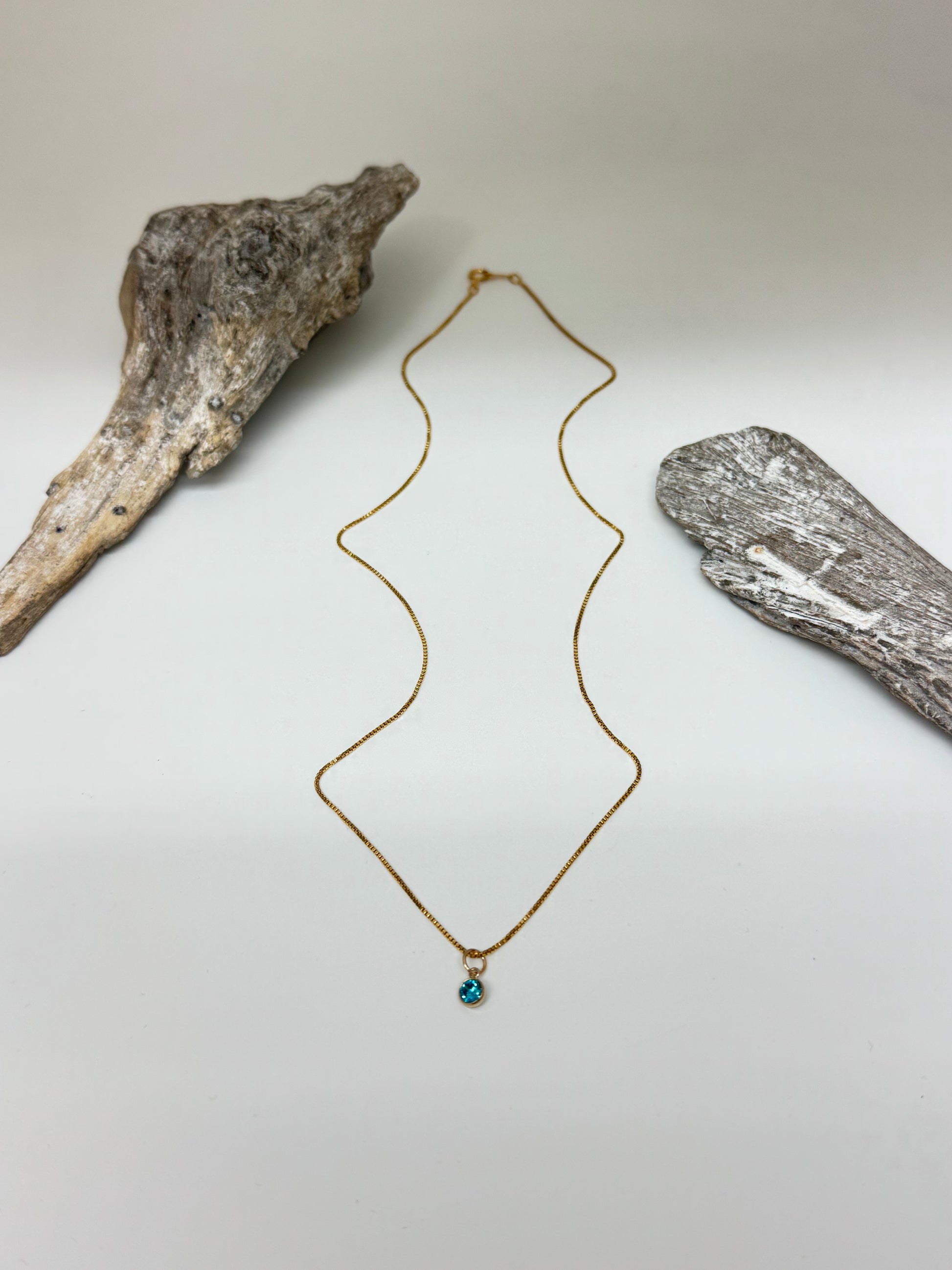 Collier mini zircon bleu, dessinée à Vancouver Lovers Tempo 2DF-SP23012-DEC