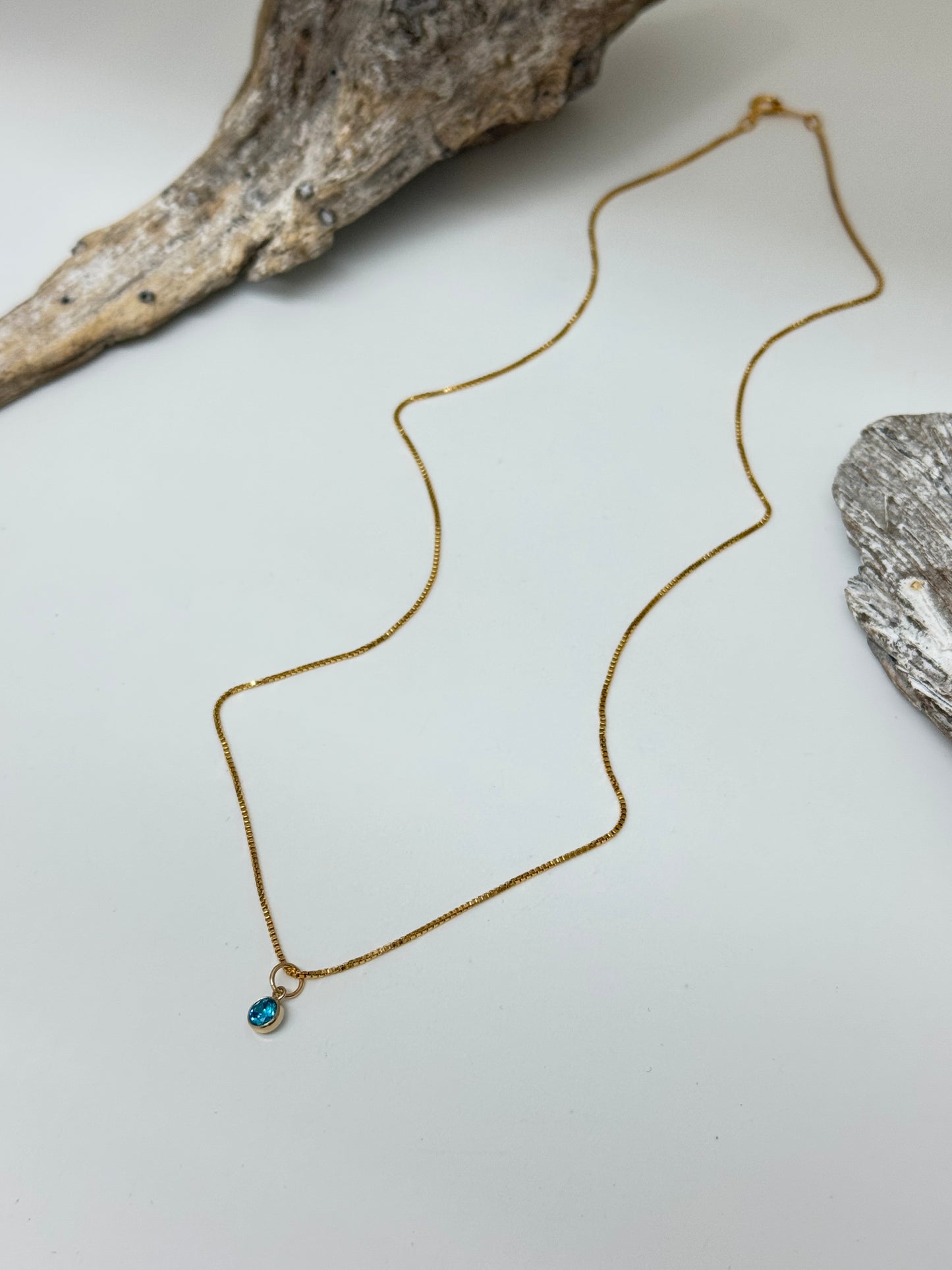 Collier mini zircon bleu, dessinée à Vancouver Lovers Tempo 2DF-SP23012-DEC