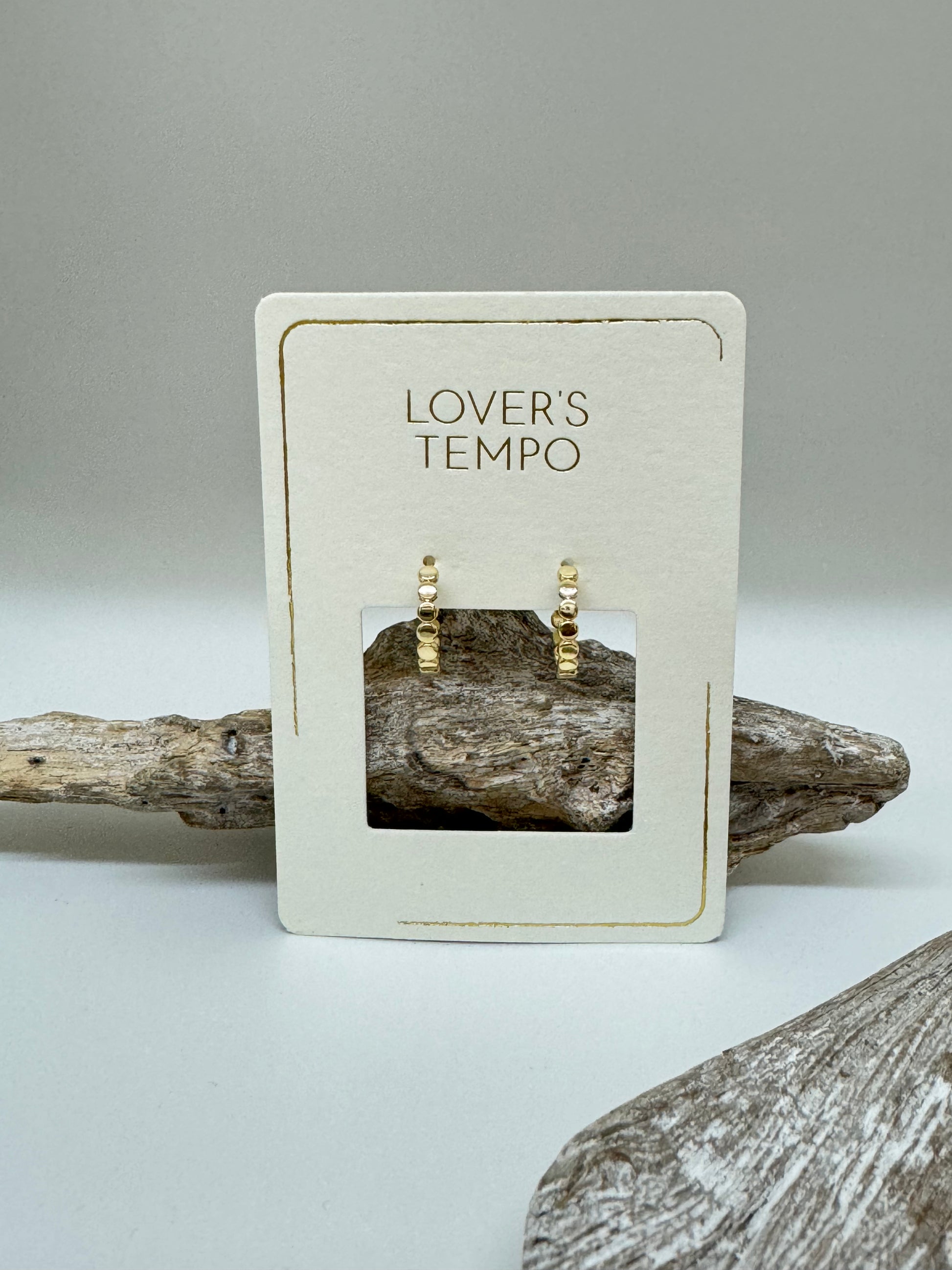 Boucles d'oreilles créoles Cleo dessinée à Vancouver Lovers Tempo 1FA22001-GLD
