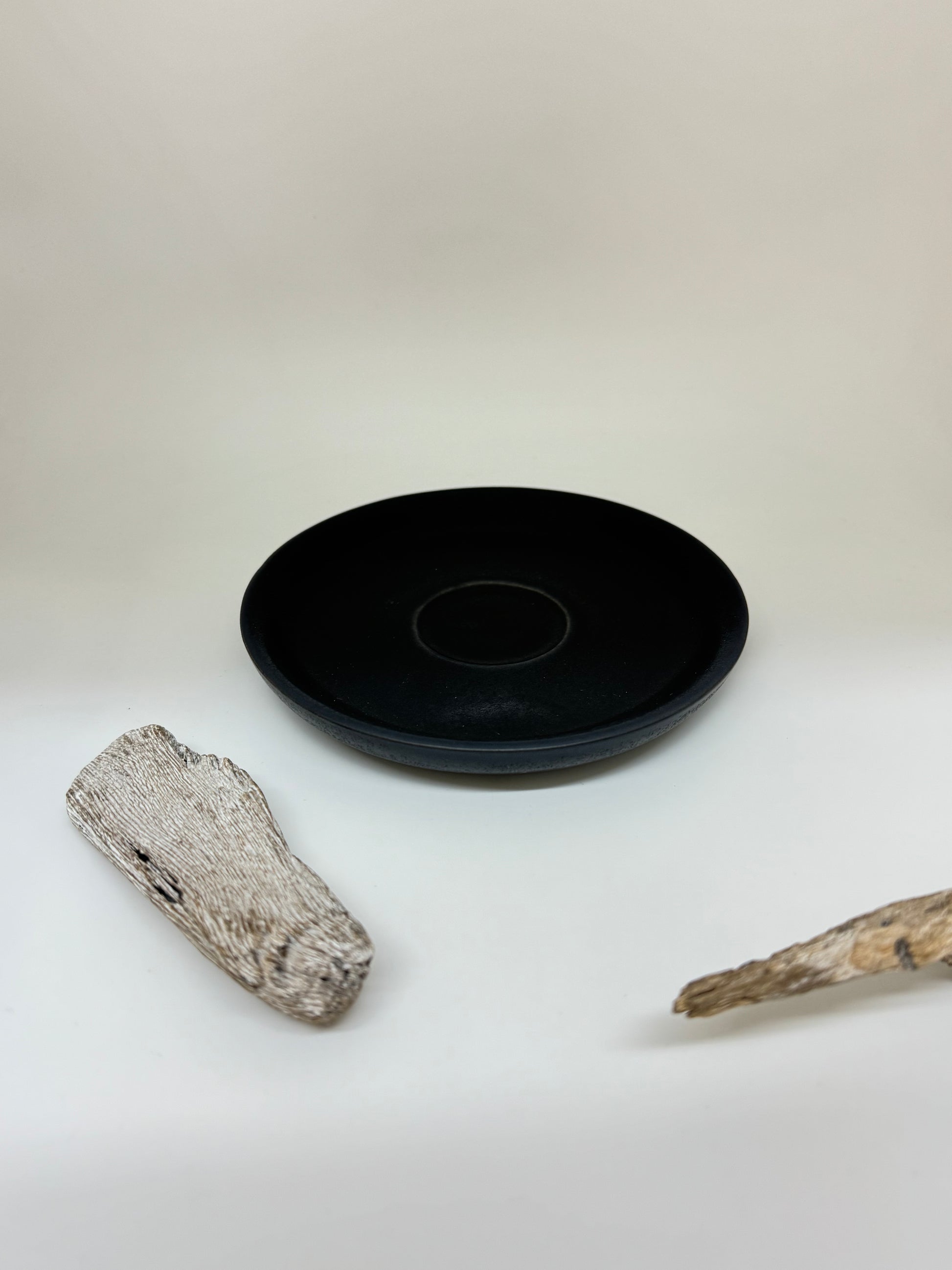 Soucoupe pour tasse à cappuccino blanche Kamouraska A&J Métissage Soucoupe pour tasse à cappuccino blanche