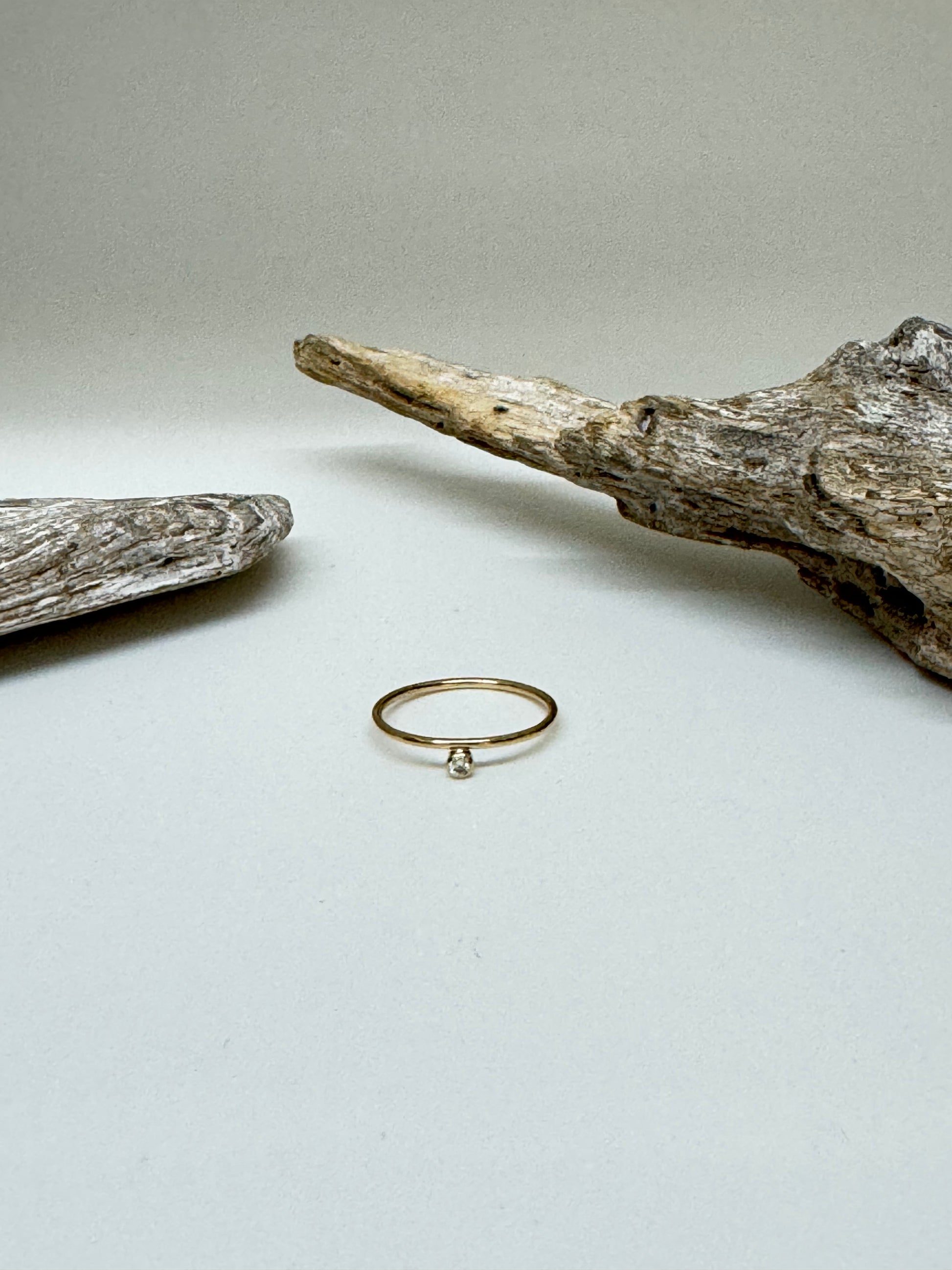 Bague Diamant Solitaire Or jaune 14 carats recyclé Fait en Outaouais W Jewellery