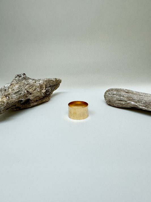 Bague Martelée Or jaune 14 carats recyclé Fait en Outaouais W Jewellery