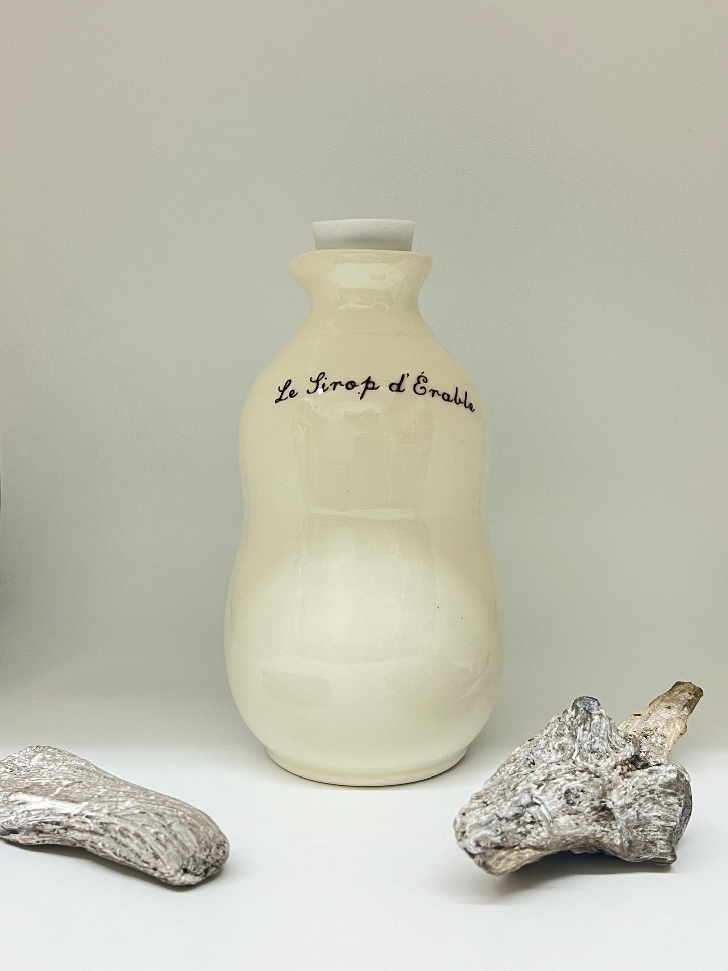Pichet à Sirop d'érable sans anse tournée à la main à Montréal Weilbrenner et Lebeau Pichet Sirop