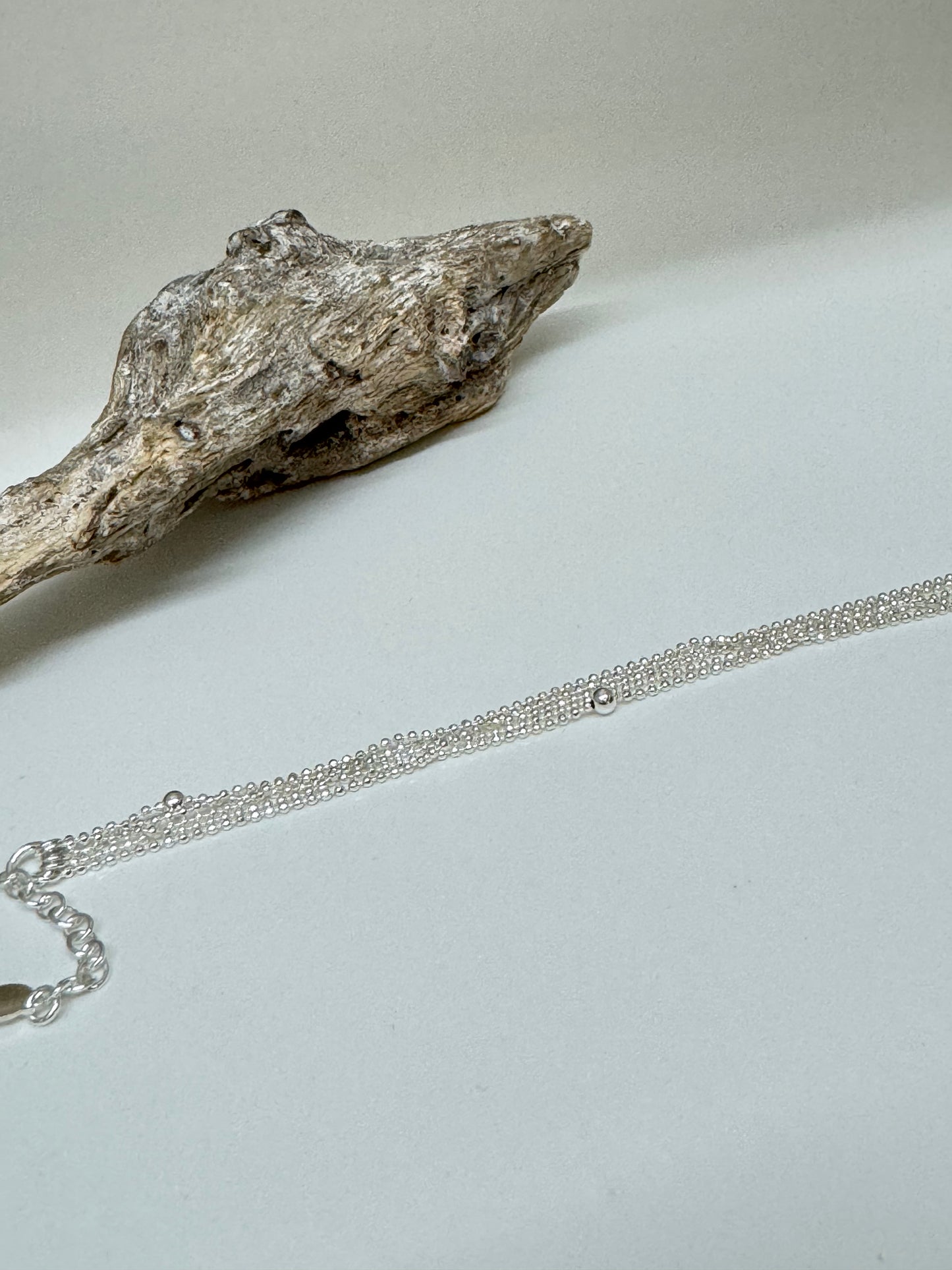 Bracelet multi chaines boules Argent sterling Dessiné à Paris Clio Blue BR1756