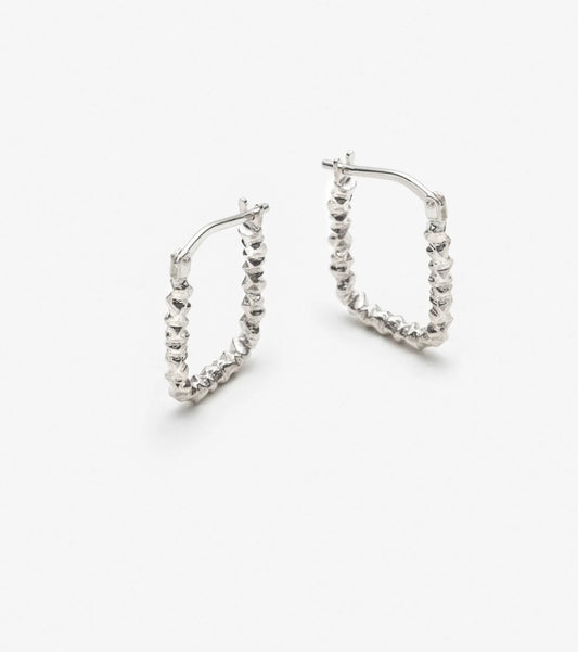 Complice anneaux carrées argent Fait mains à Montréal Véronique Roy Complice anneaux carrées argent