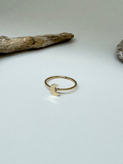 Bague Diamant Lune Solitaire Or jaune 14 carats recyclé Fait en Outaouais W Jewellery Bague Diamant Lune