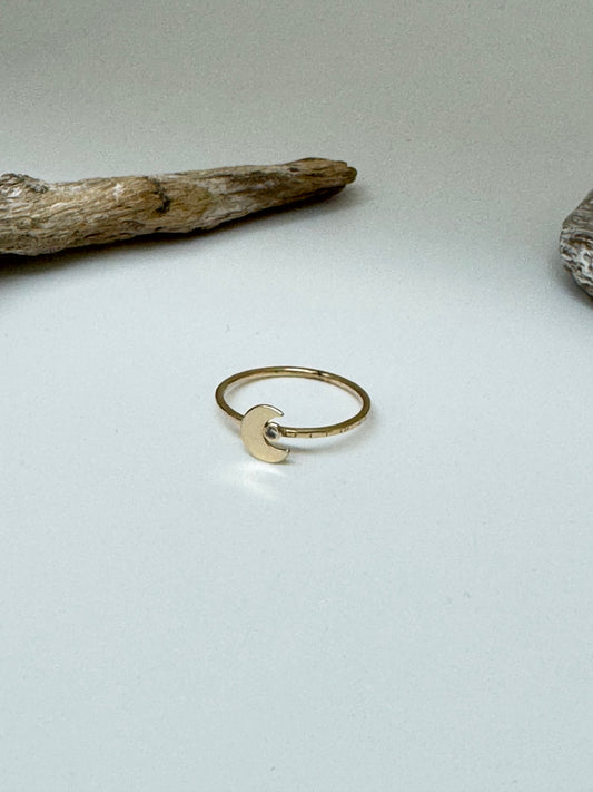 Bague Diamant Lune Solitaire Or jaune 14 carats recyclé Fait en Outaouais W Jewellery Bague Diamant Lune