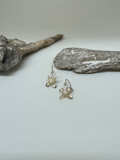 Boucles d'oreille Orchidée Hellébore Argent Amulette par Bénédite Séguin Boucles d'oreille Orchidée Hellébore