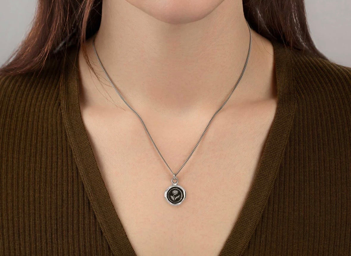 Talisman la Rose - Argent sterling Pyrrha Fait mains au Canada Talisman la Rose - Argent sterling