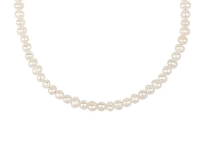 Collier ras-de-cou en perle ivoire avec pince talisman Pyrrha Fait mains au Canada Collier ras-de-cou en perle ivoire avec pince talisman