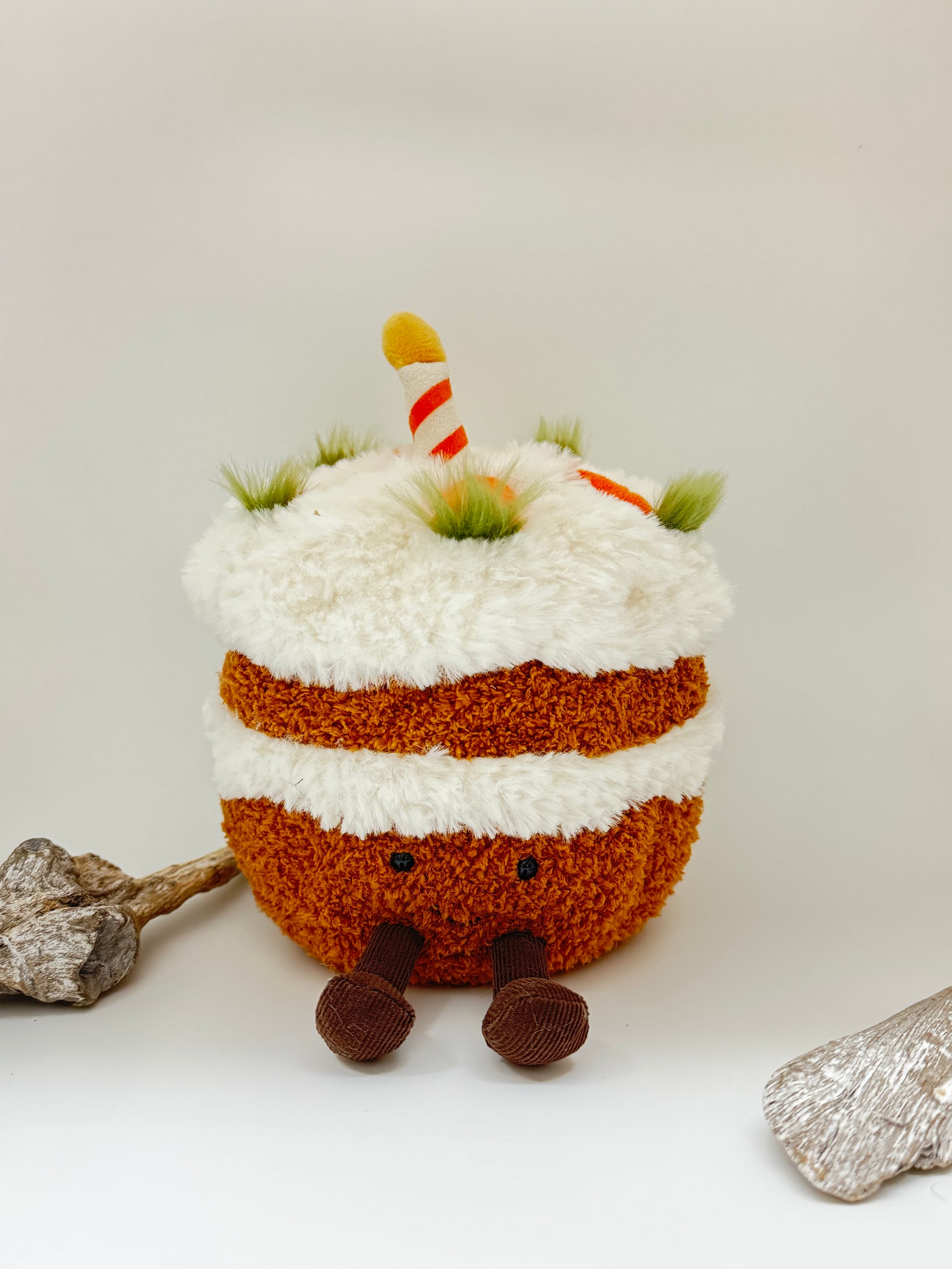 Amuseables Carrot cake, peluche dessinée à Londres Amuseables Carrot cake,Jellycat A2CRTC