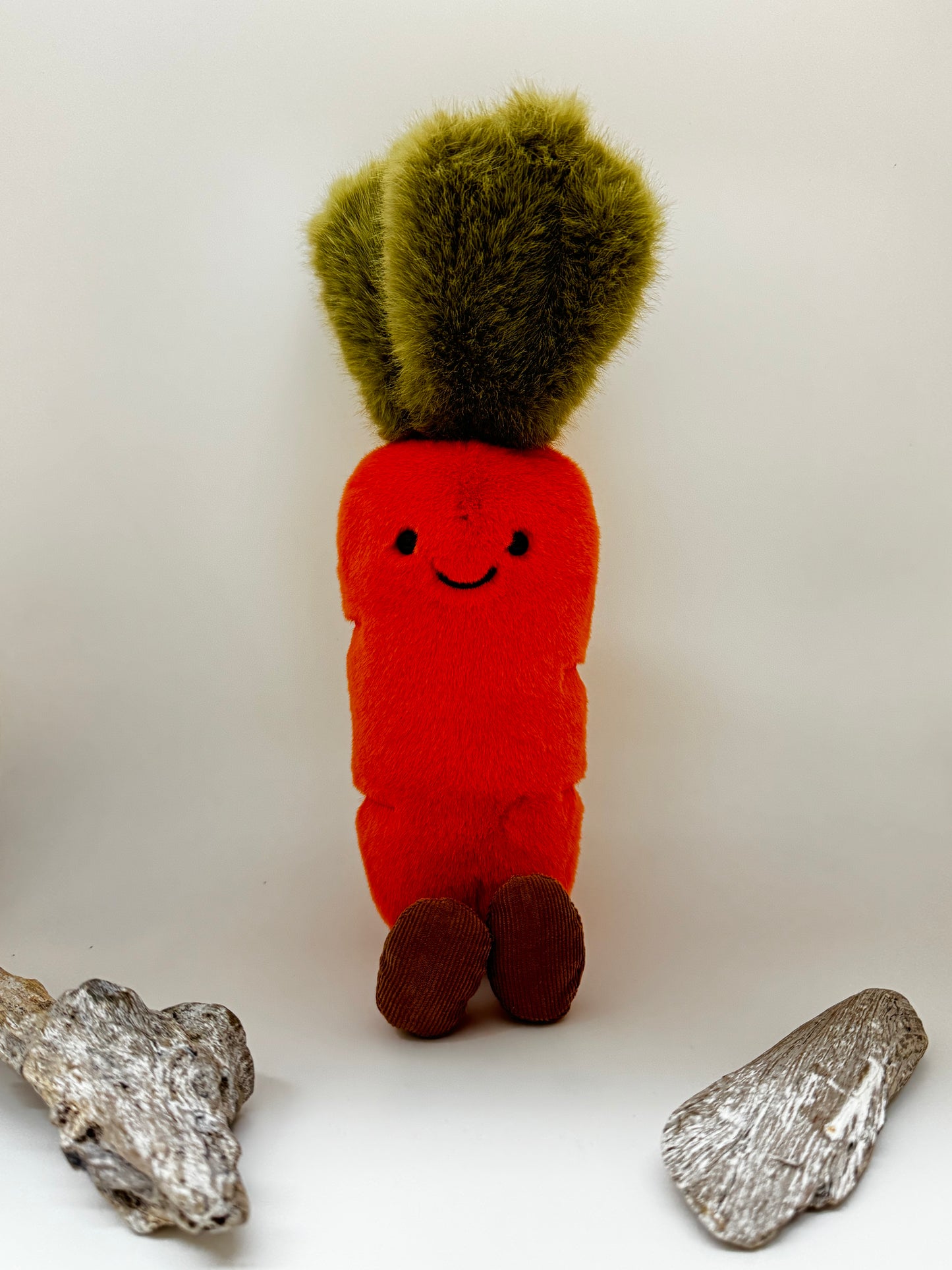 Amuseables Carrot peluche dessinée à Londres Amuseables Carrot A4CARR