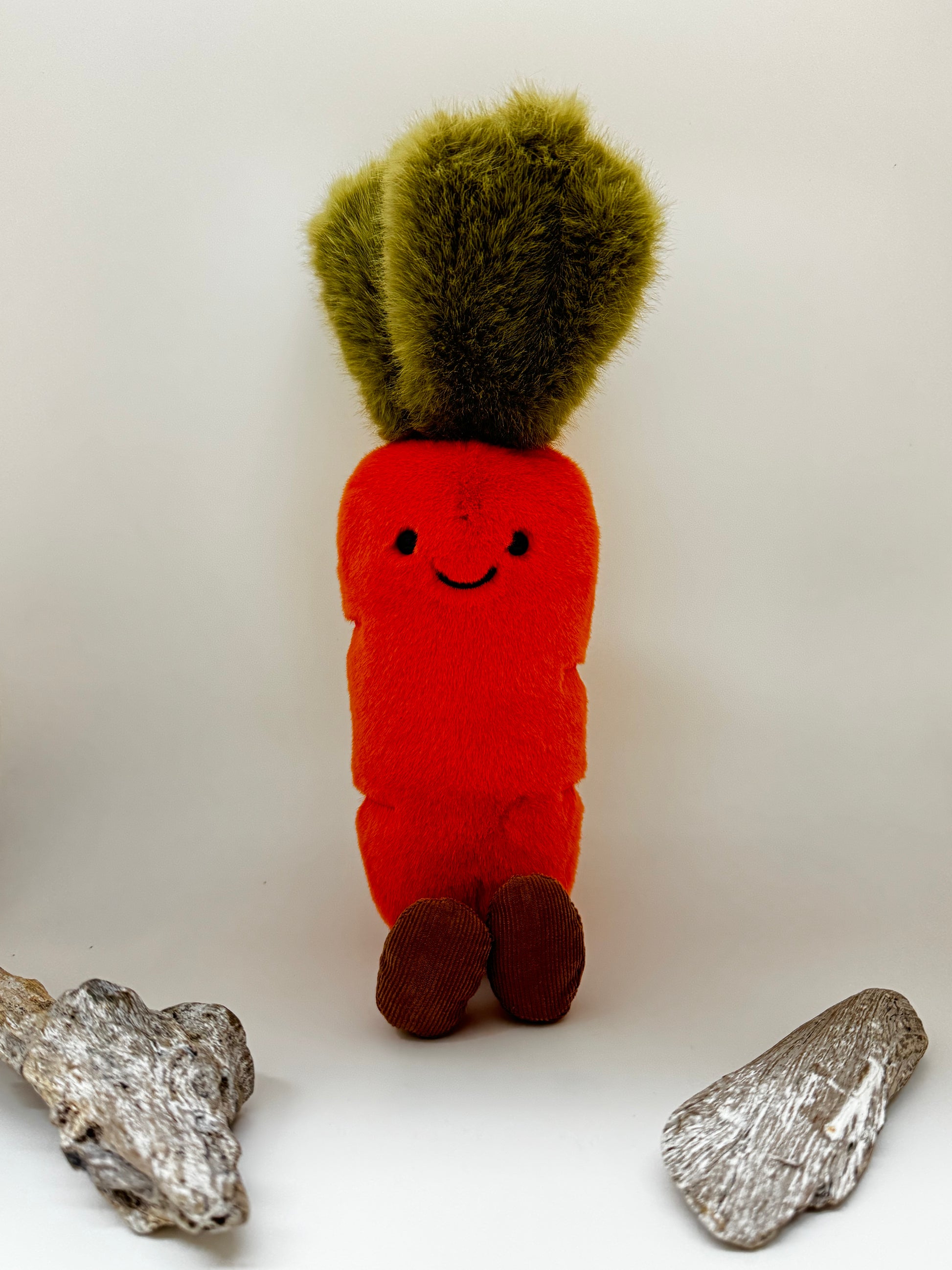 Amuseables Carrot peluche dessinée à Londres Amuseables Carrot A4CARR