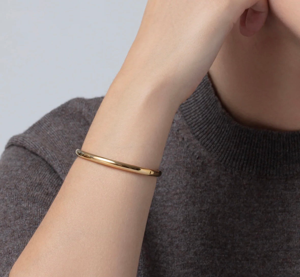 Remi Bangle or Dessiné par une Artiste Ontarienne Jenny Bird JB21430HMG-W