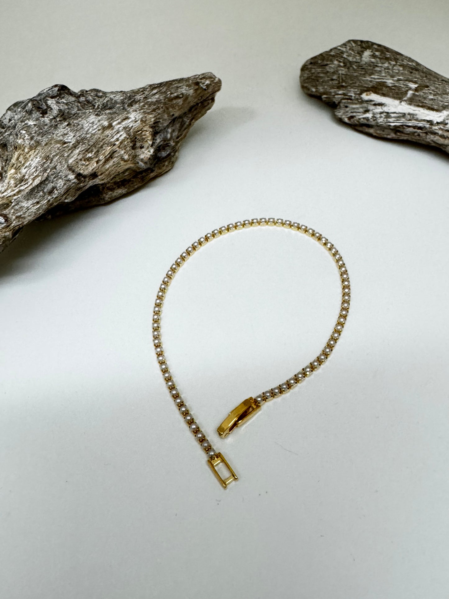 Bracelet Tennis perle Dessiné par une Artiste Ontarienne Jenny Bird 3SP24016-PRL