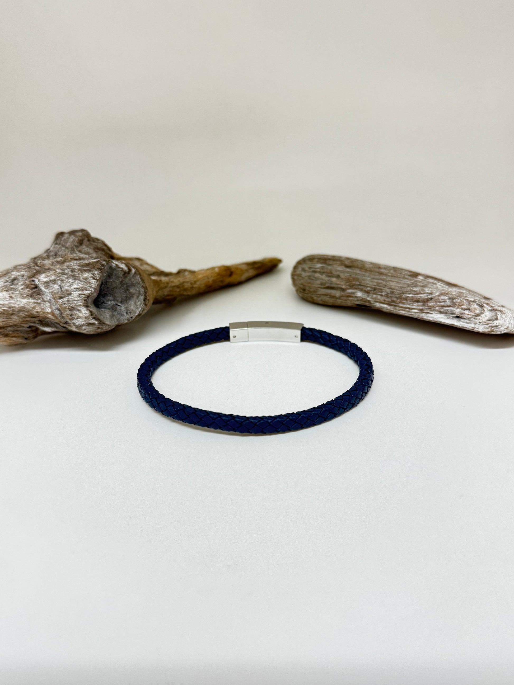 Bracelet Cuir tressé bleu dessiné à Montréal Arz Steel AS-B513