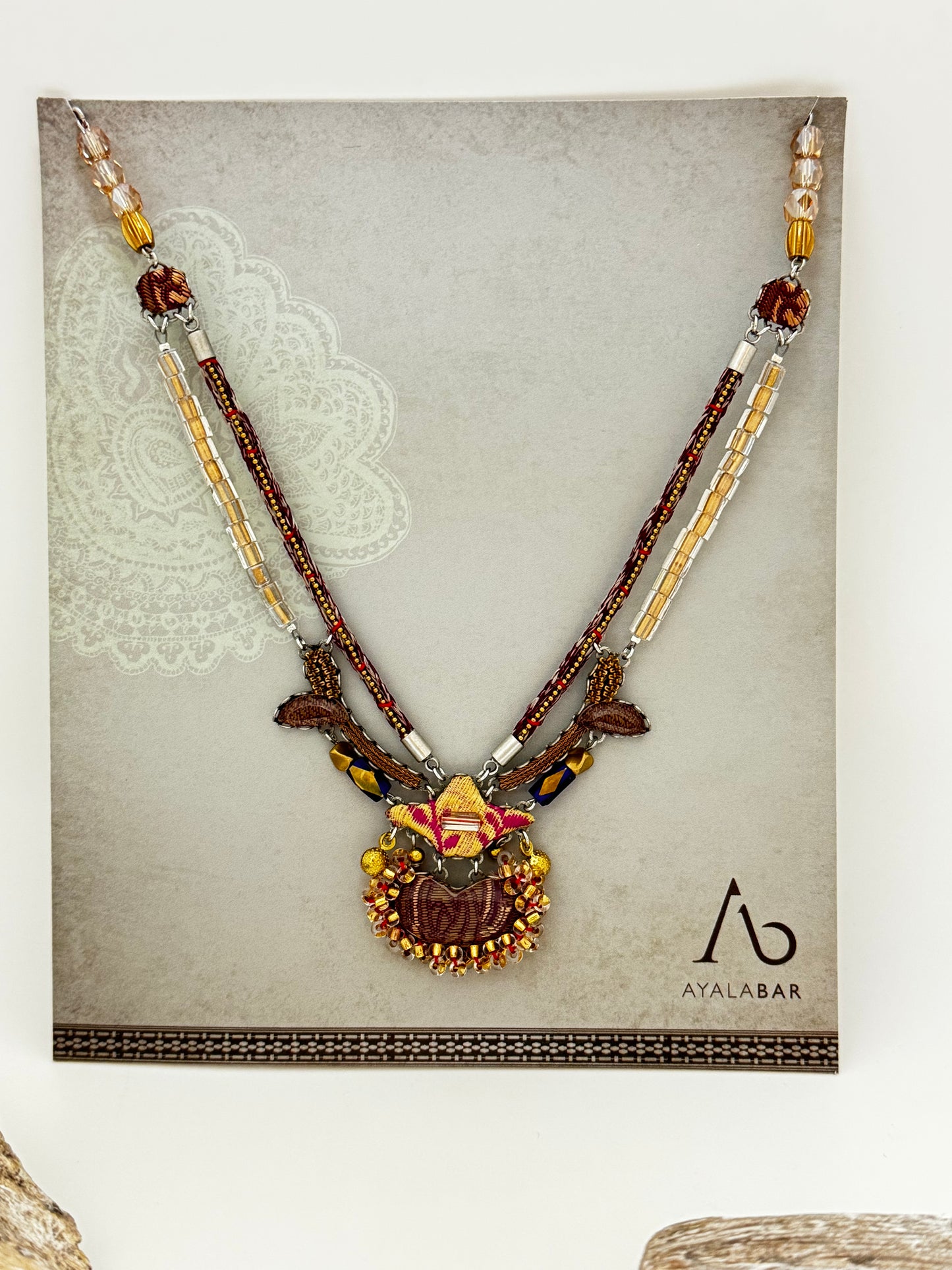 Collier Hakubai vin de prune AyalaBar AyalaBAR