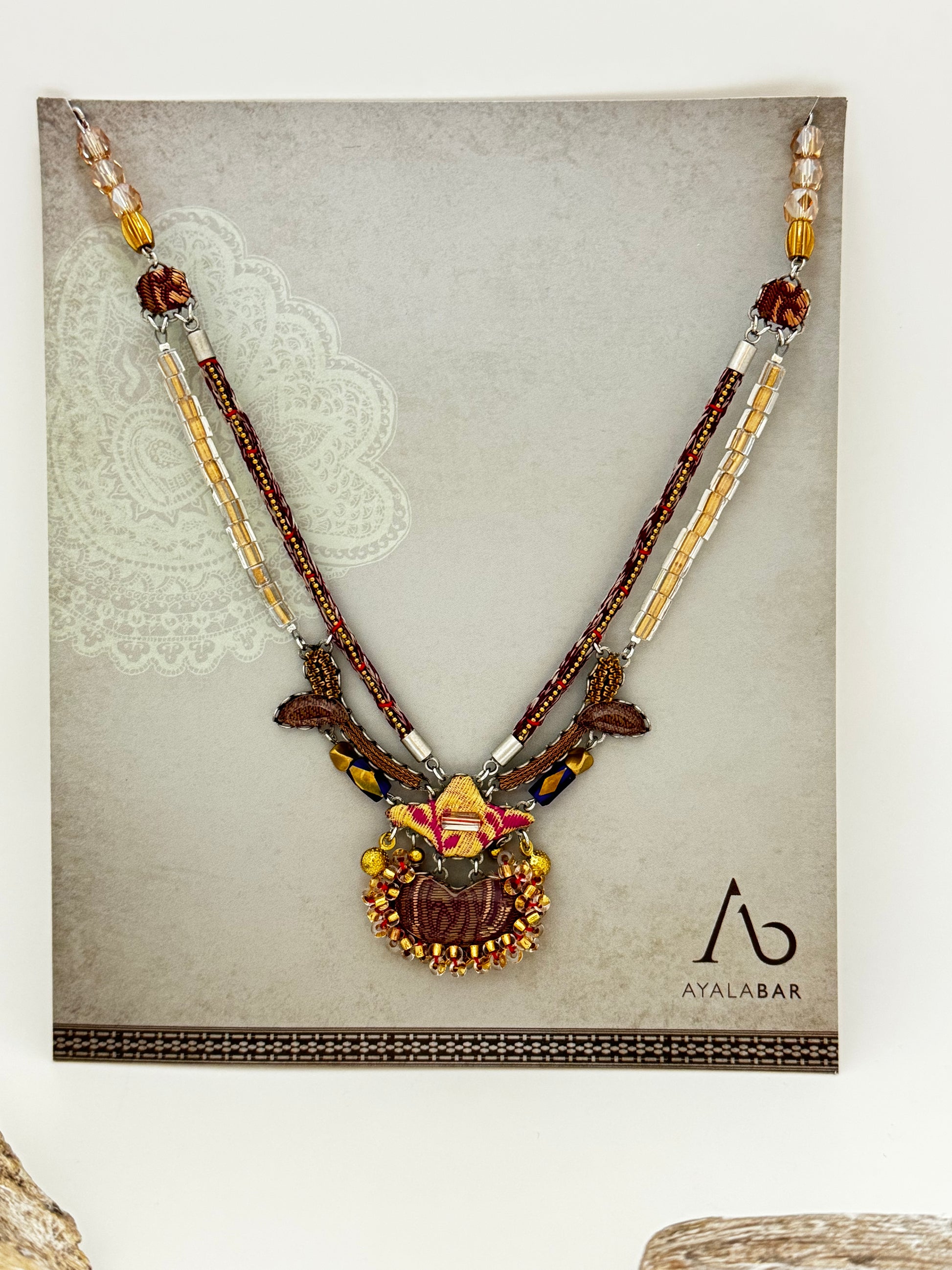 Collier Hakubai vin de prune AyalaBar AyalaBAR