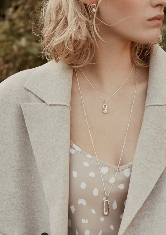 Aegir - Collier petit ovale Argent avec perle d'eau douce Fait main à Montréal