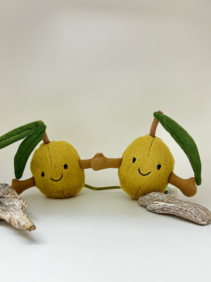 Amuseables Paire d'olives peluche dessinée à Londres Jellycat Amuseables Paire d'olives A6OLI