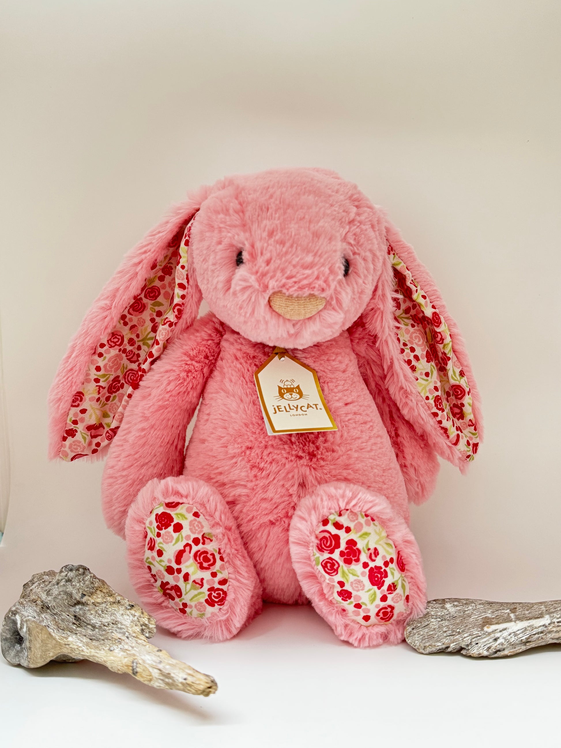 Blushkin Blossom luxe bunny peluche dessinée à Londres Lapin de luxe Blushkin Blossom BAS3ROSE