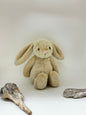 Lapin duveteux à l'avoine peluche dessinée à Londres Lapin duveteux à l'avoine BASS6TCAR