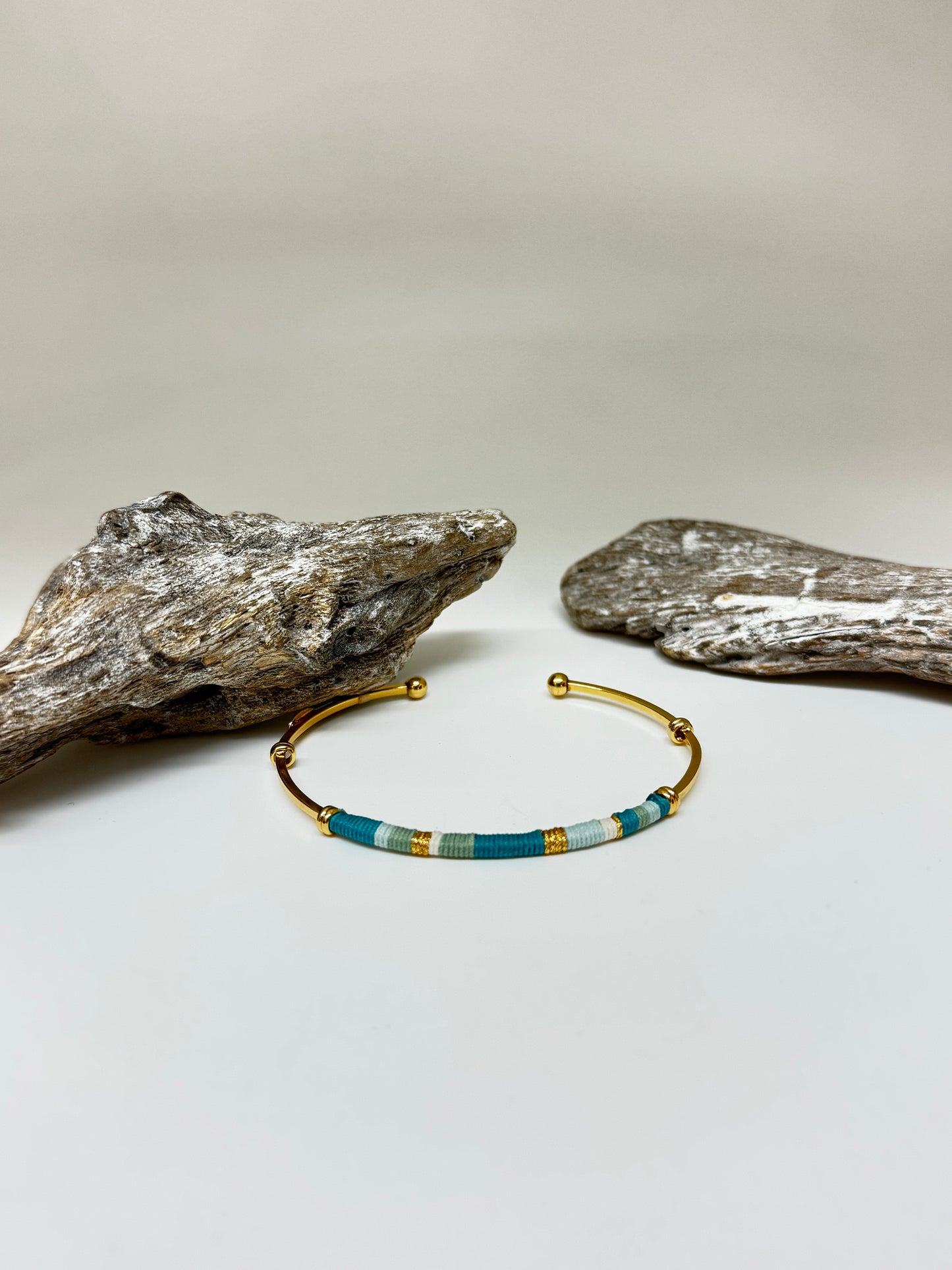 Bracelet Zanzibar Bleu Fabriqué à la main à Marseille en France Gas bijoux Bracelet Zanzibar bleu