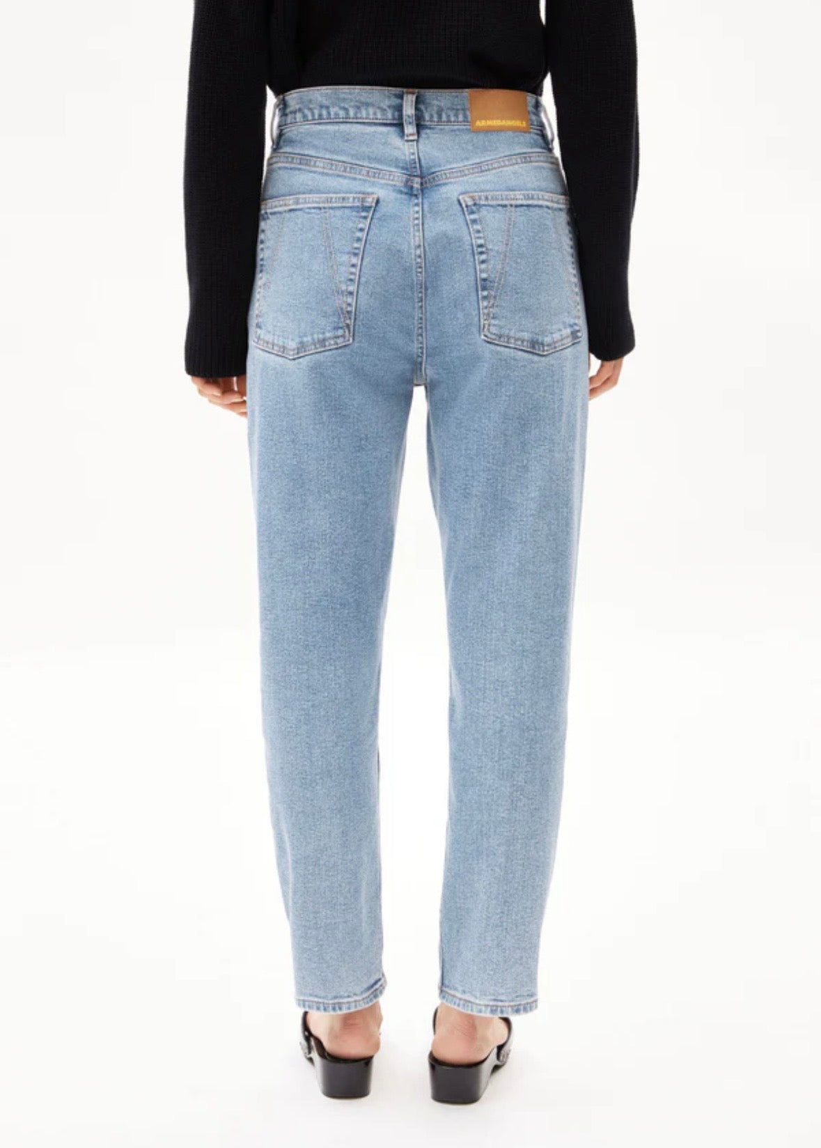 MAIRAA MOM JEAN  Mélange de coton recyclé Stretch confortable Armed Angel MAIRAA MOM JEAN