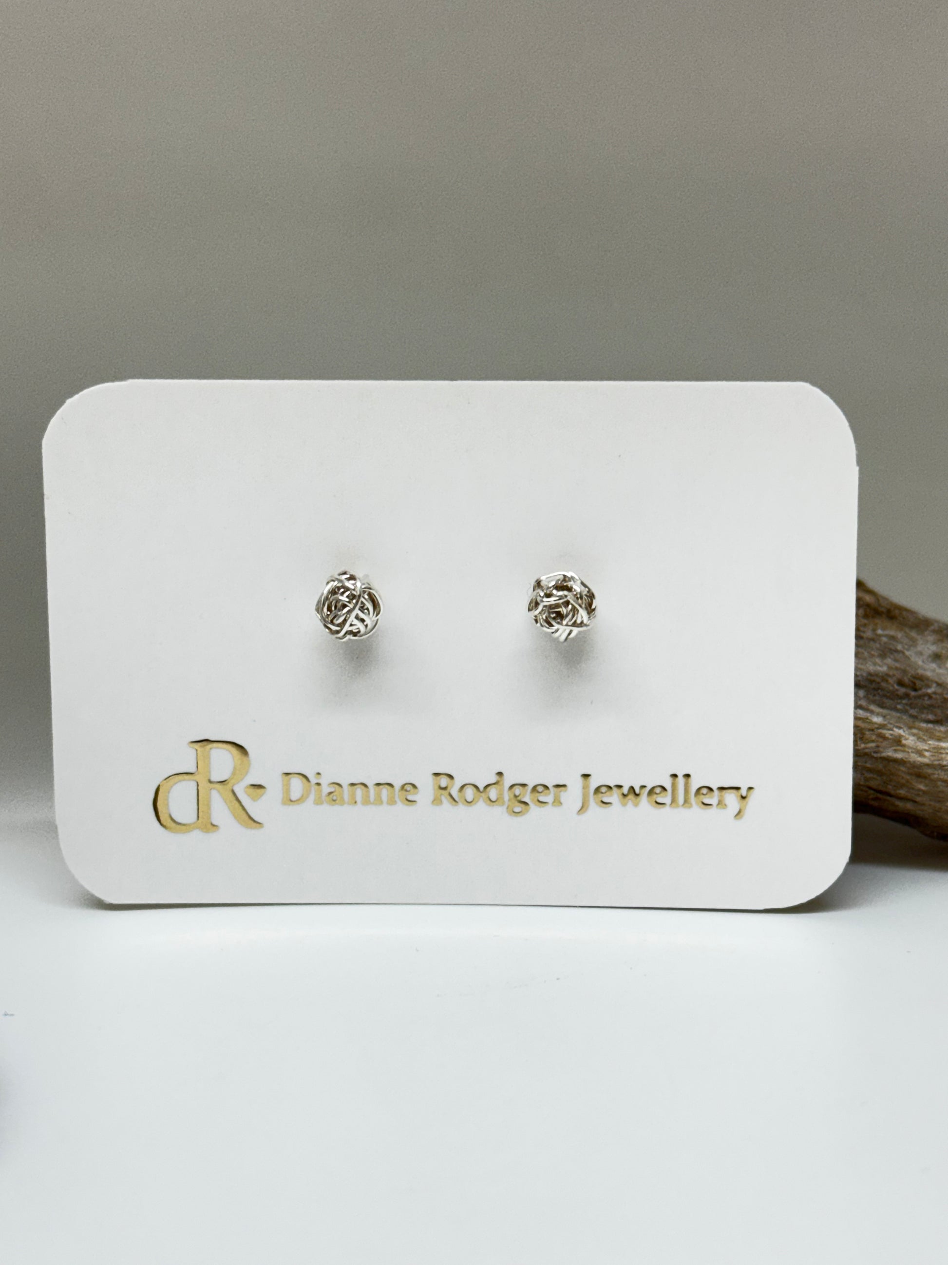 Boucles d'oreille Twist Stud earring, Fait en Outaouais Dianne Rodger Twist std-6 mm